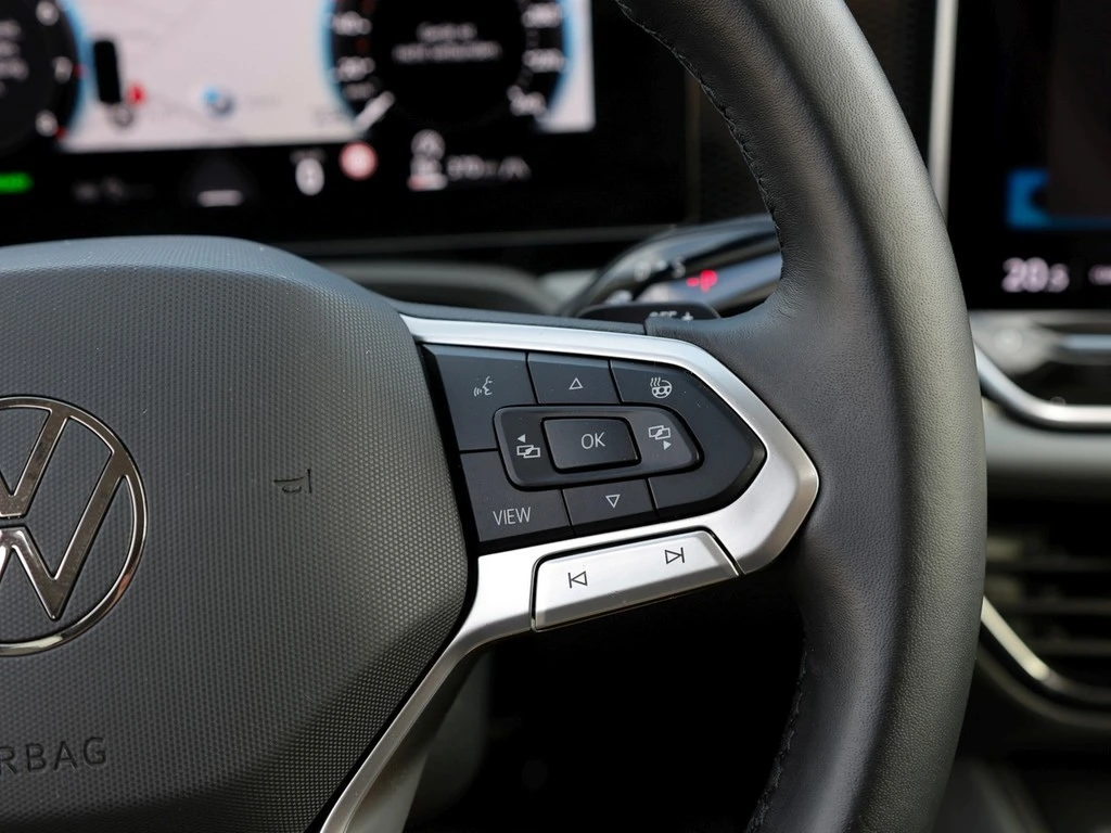 Volkswagen-Passat-image-15