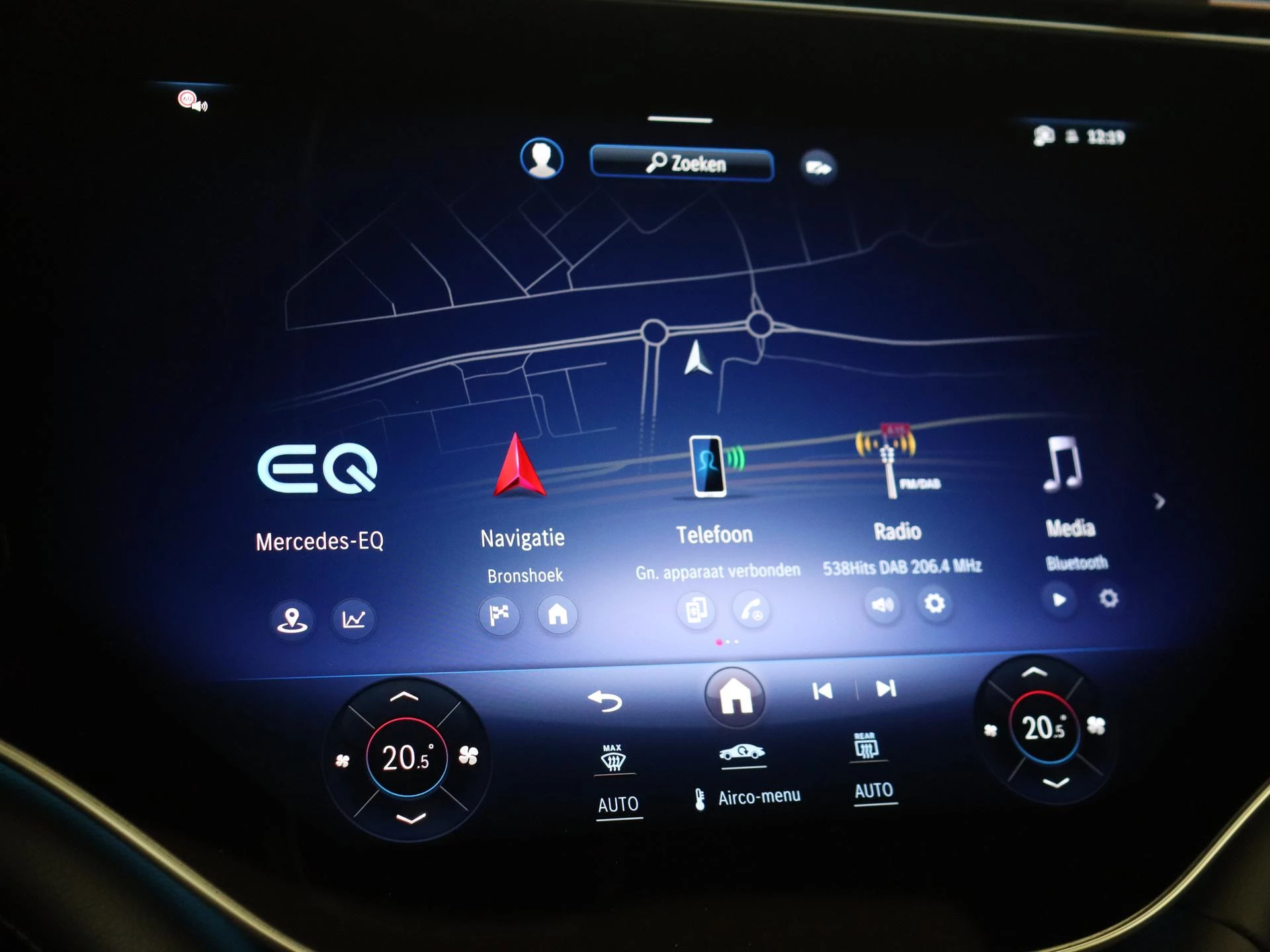 Mercedes-Benz-EQS-image-15