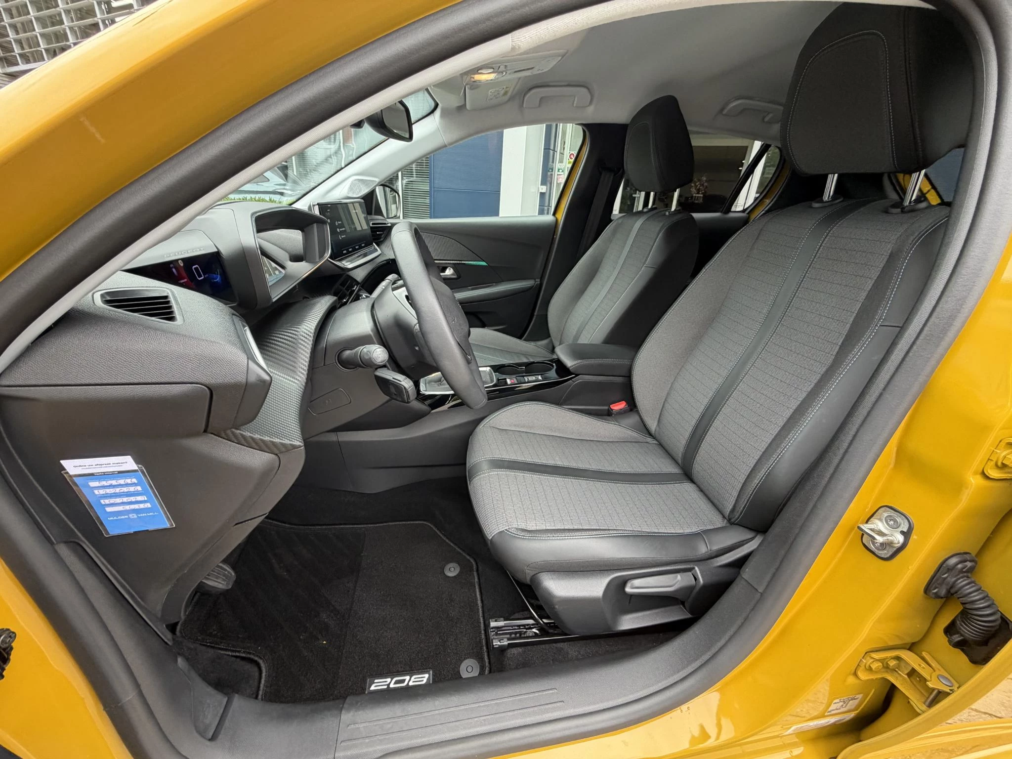 Peugeot-208-image-15
