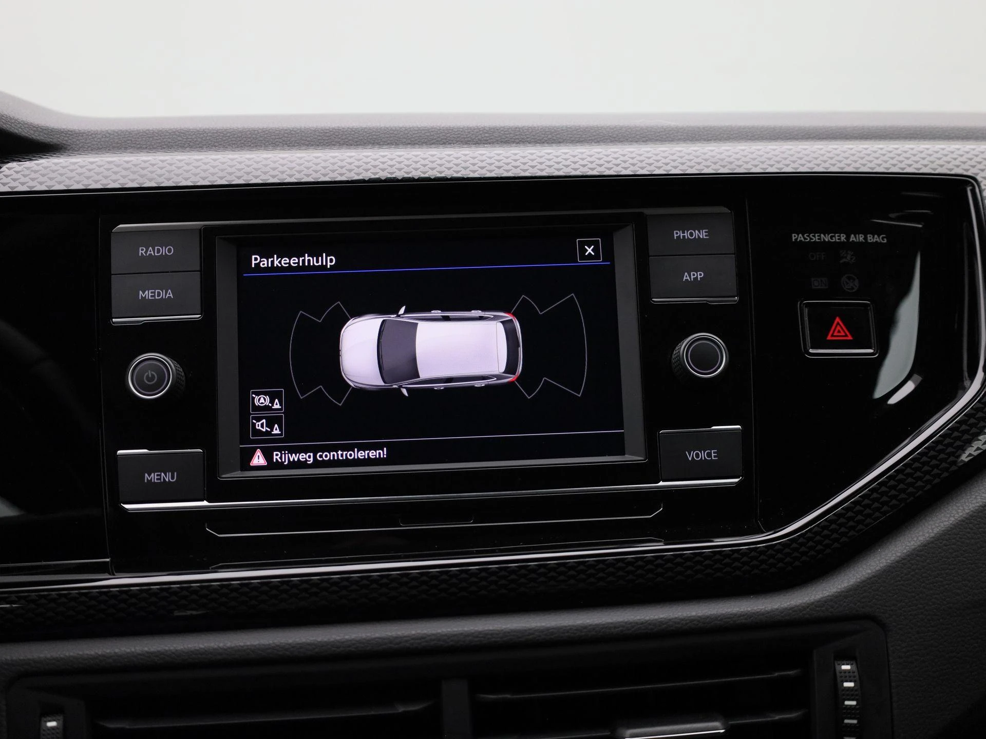 Volkswagen-Polo-image-23