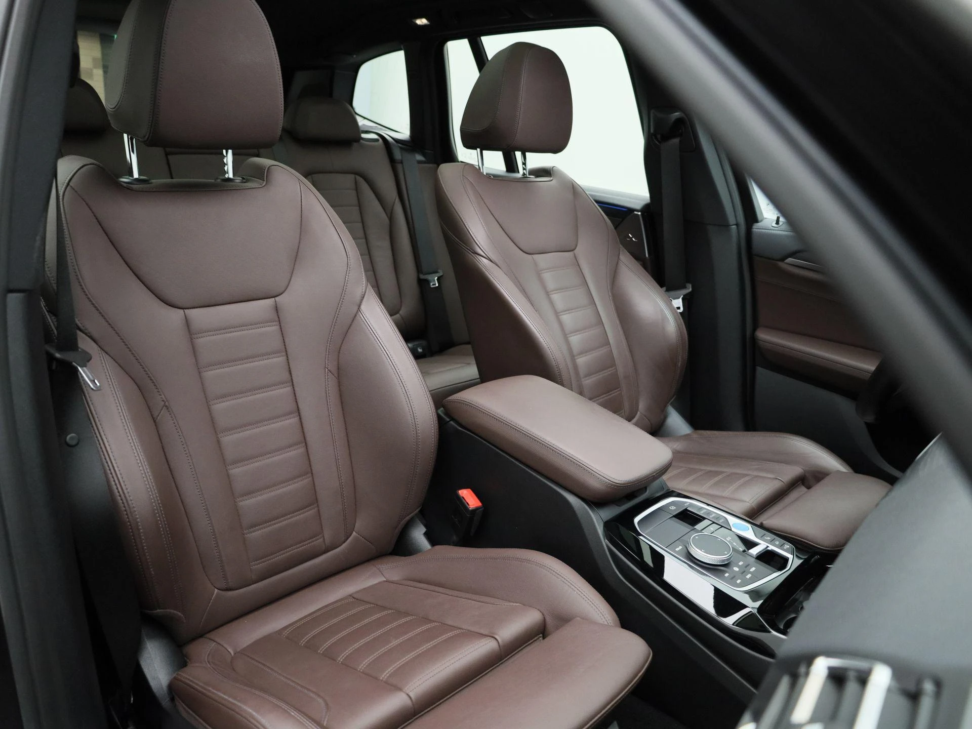 BMW-iX3-image-47