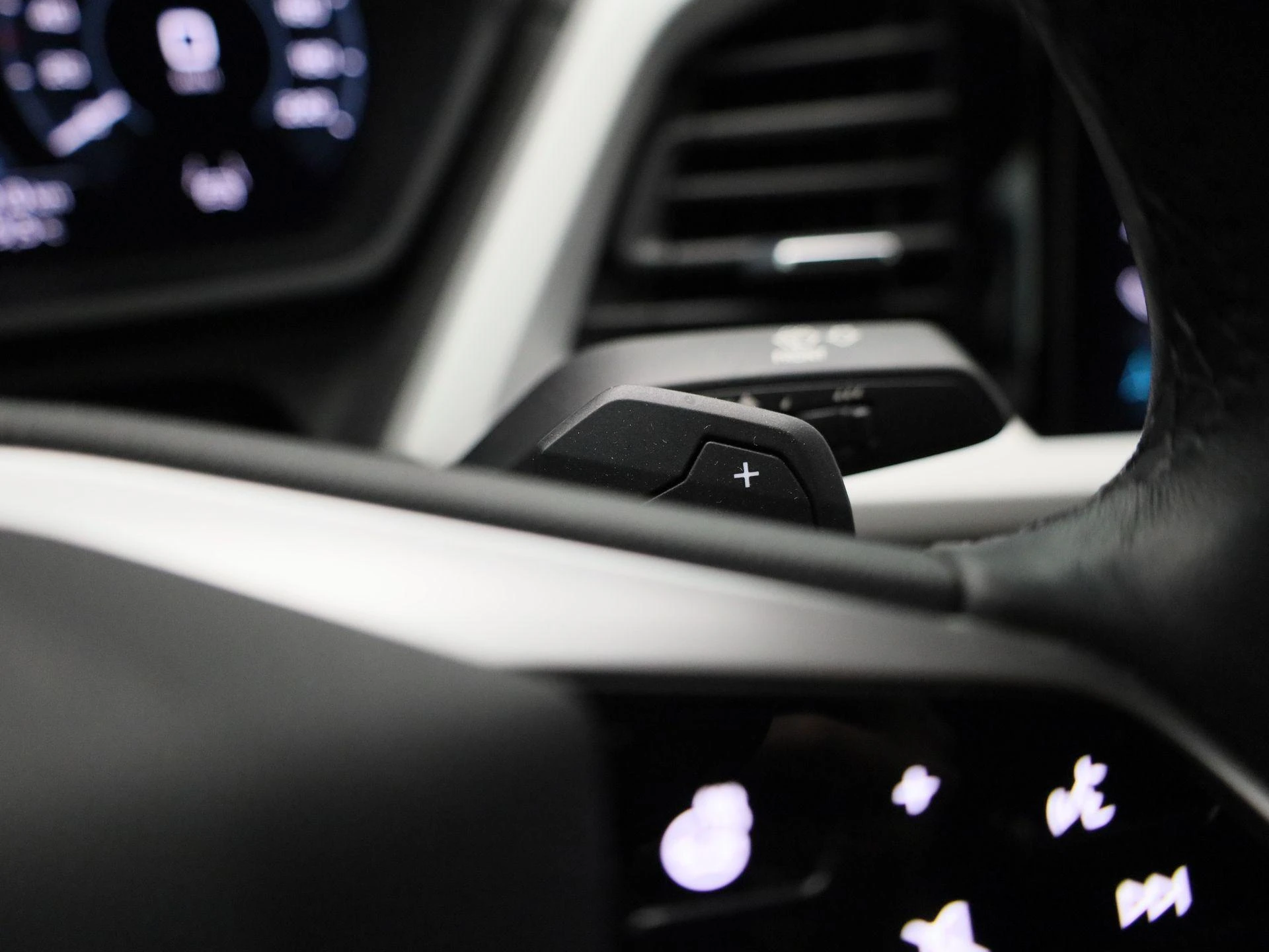 Audi-Q4 Sportback e-tron-image-22