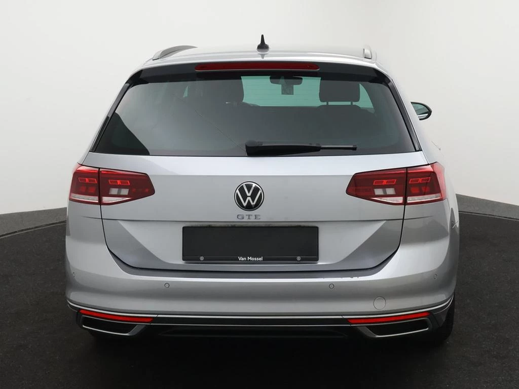 Volkswagen-Passat-image-3