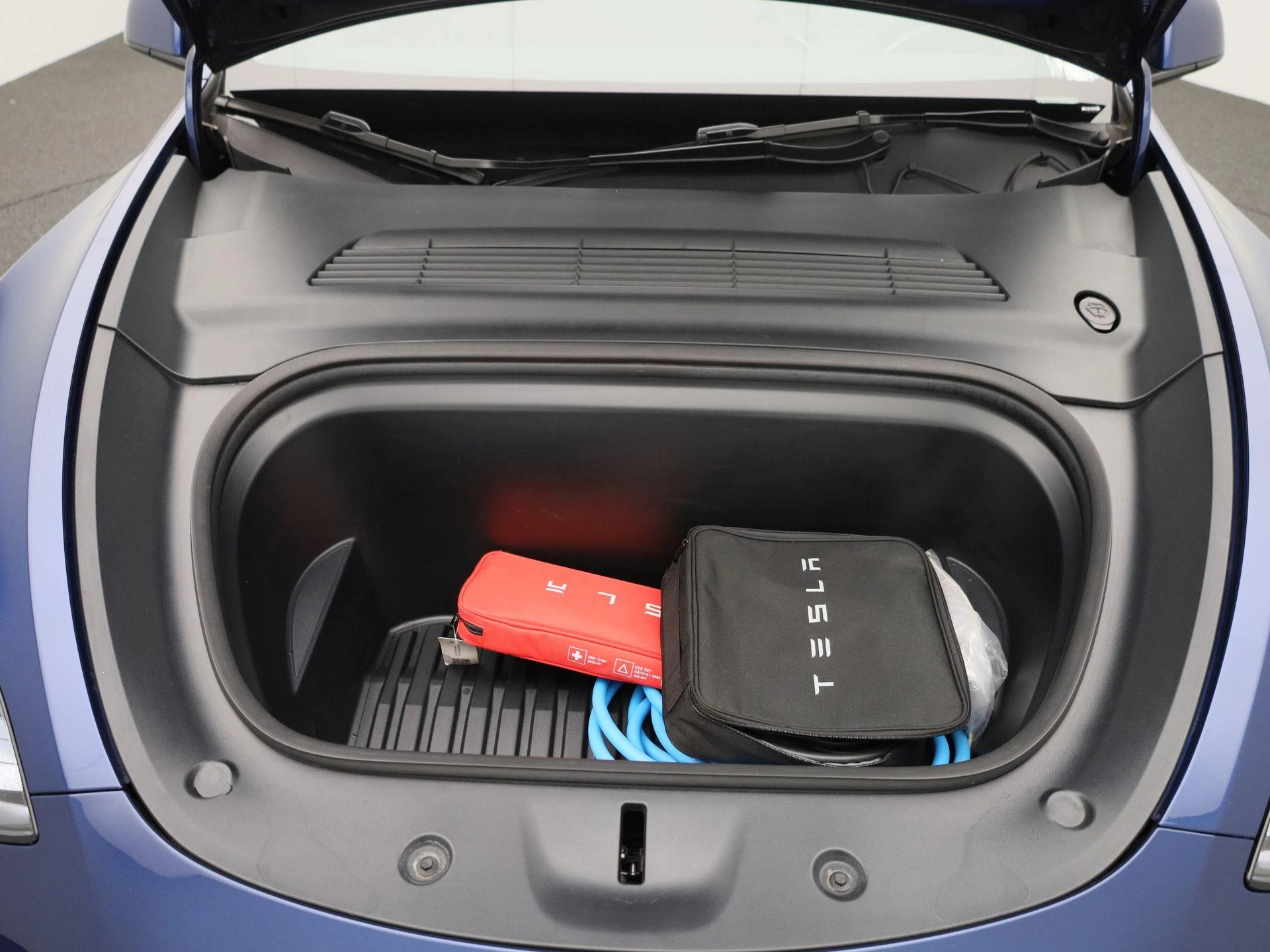 Tesla-Model Y-image-38