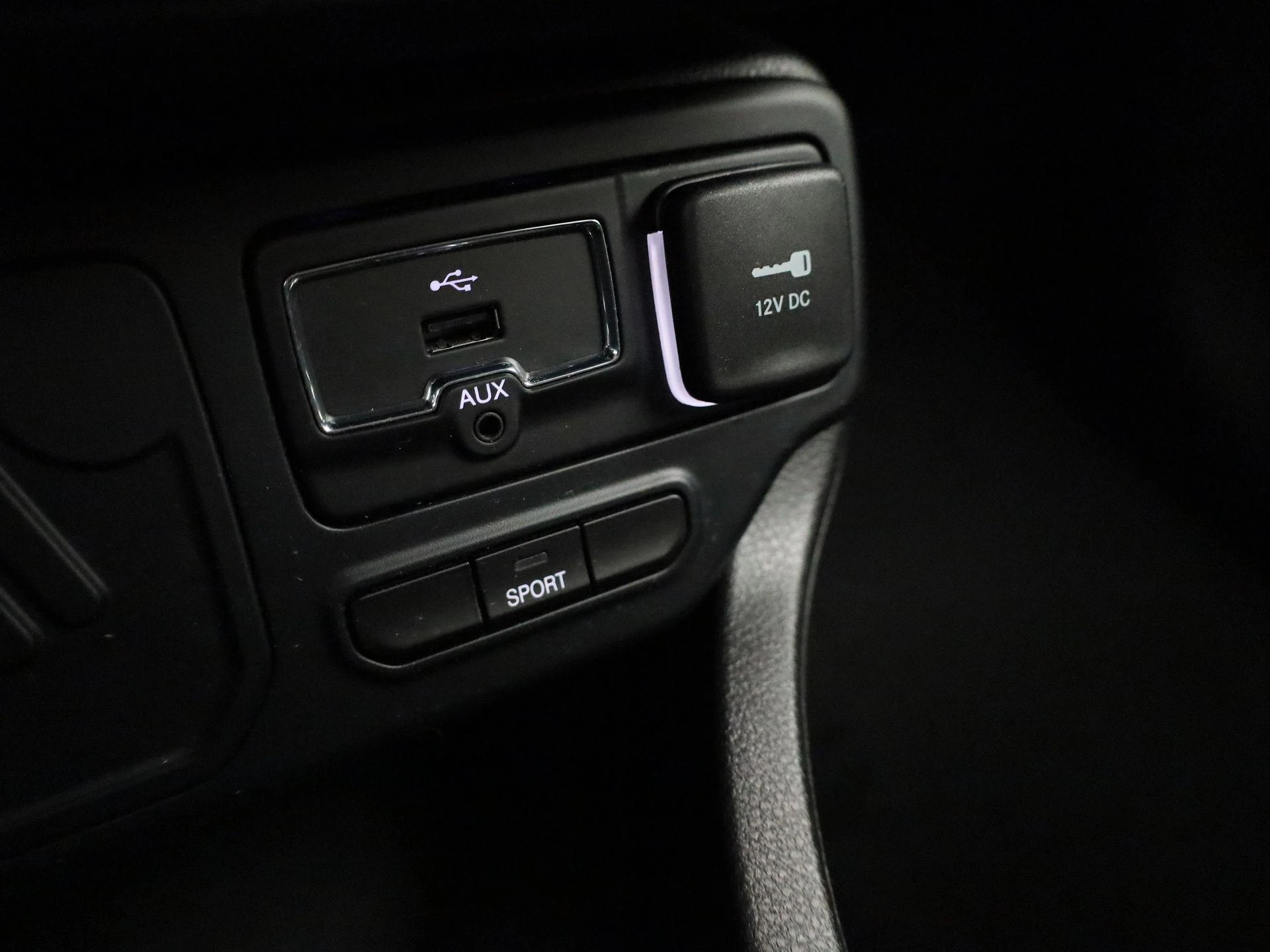 Jeep-Renegade-image-24