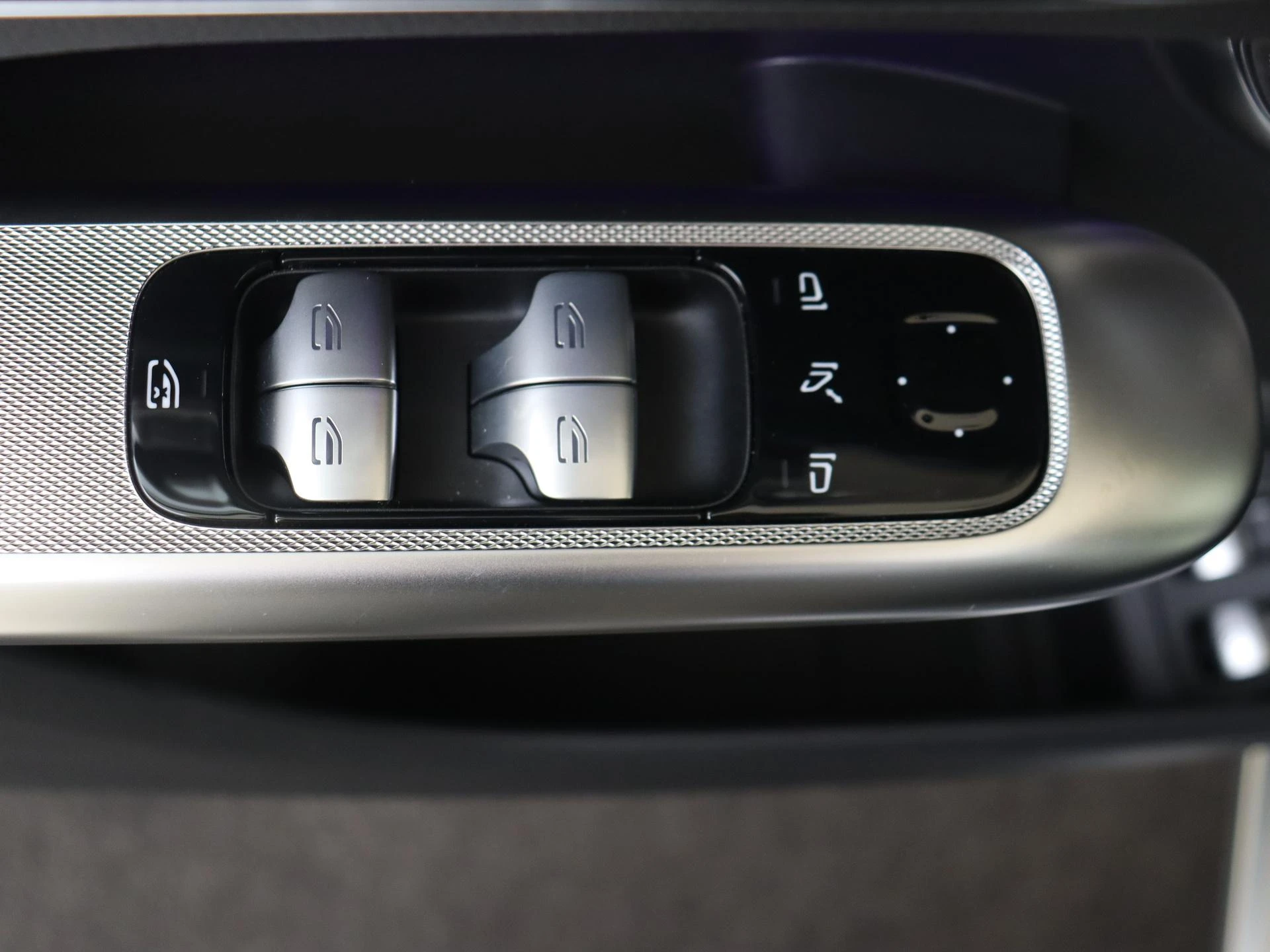 Mercedes-Benz-GLC-image-26