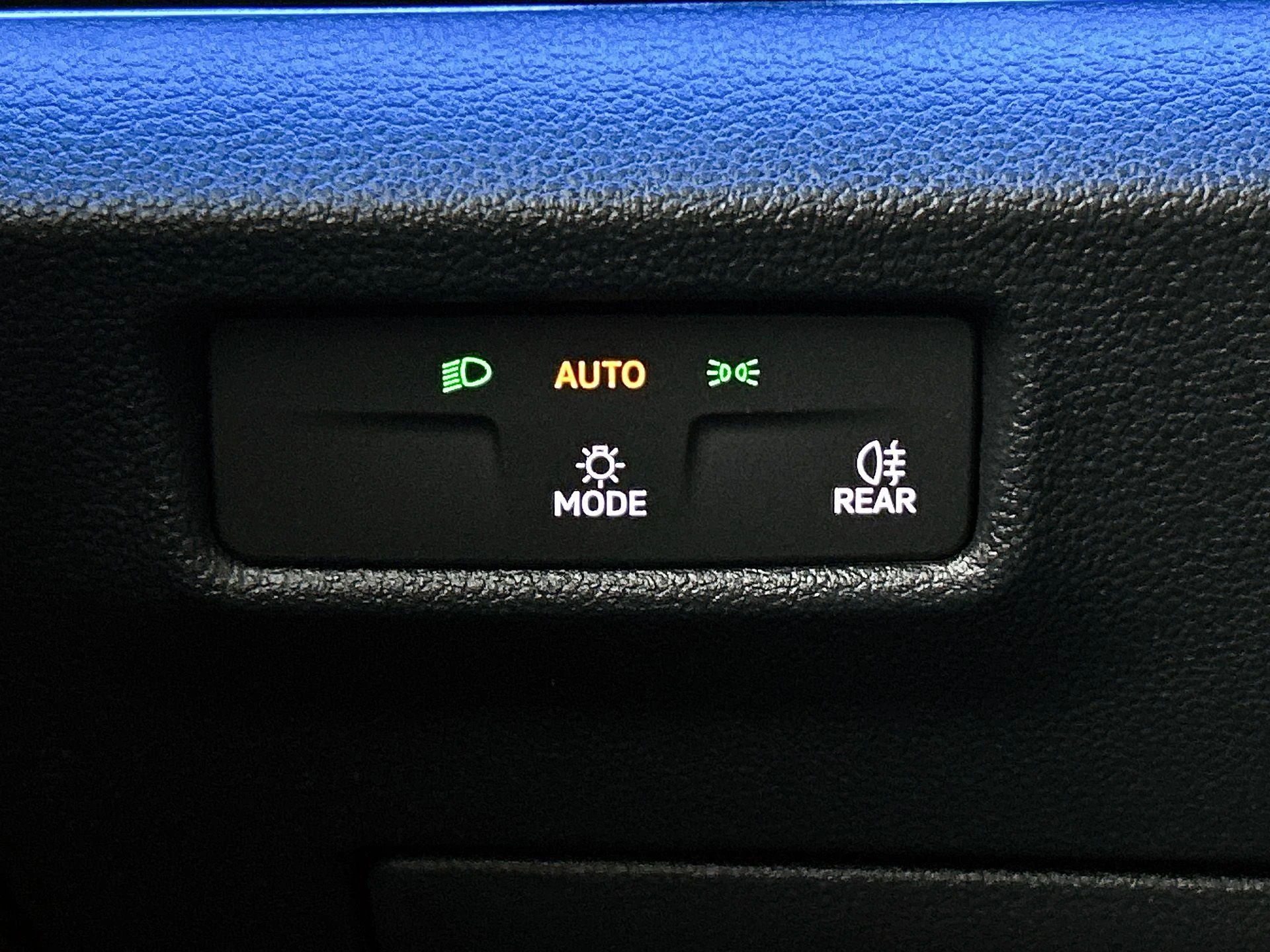 Volkswagen-Tiguan-image-25