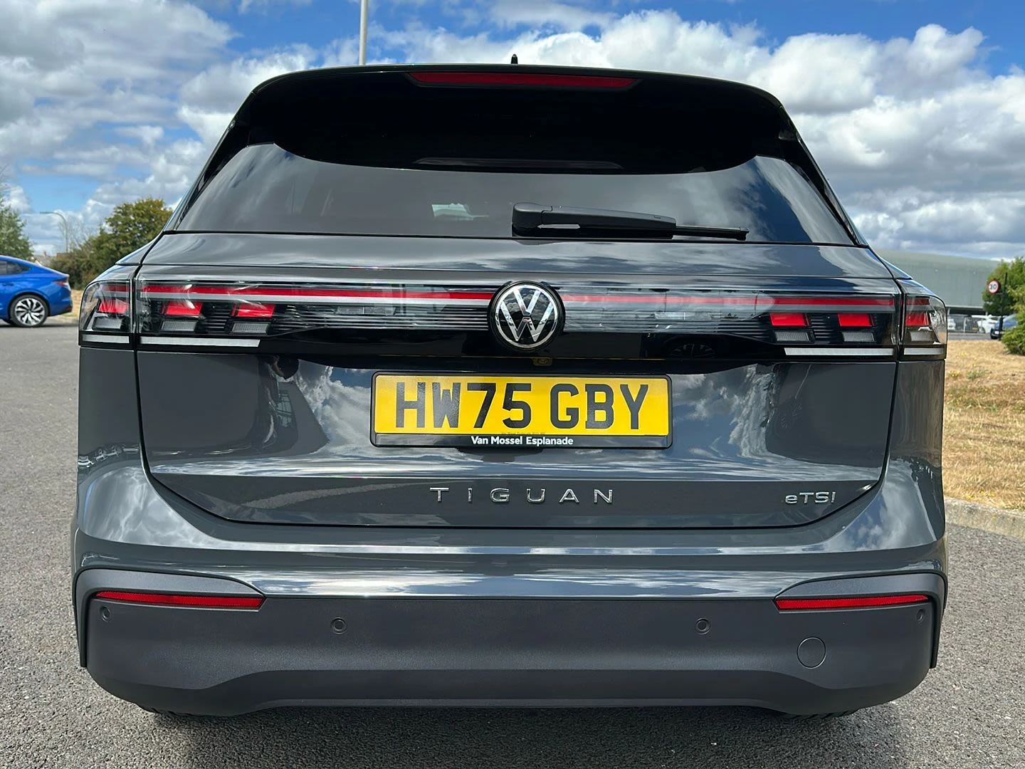 Volkswagen-Tiguan-image-5