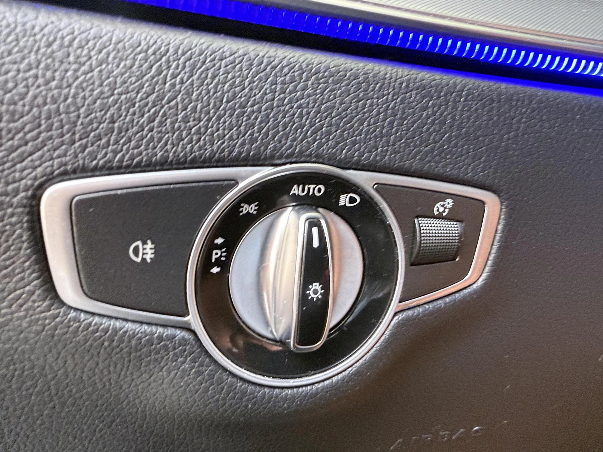 Mercedes-Benz-E-Klasse-image-25