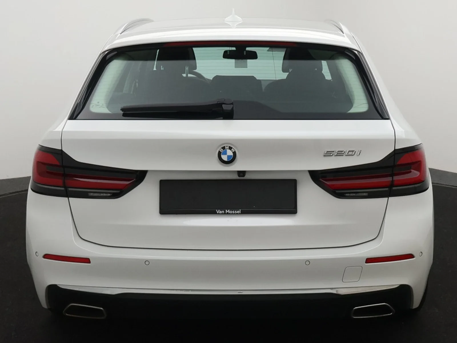 BMW Série 5 SW (G31LCI) Touring 520iA 184PK *AUTOMAAT*PANO DAK*LEDER*SFEERVERLICHTING*NAVI*BLTH*CRUISE*APP CONNECT*FULL LED*...