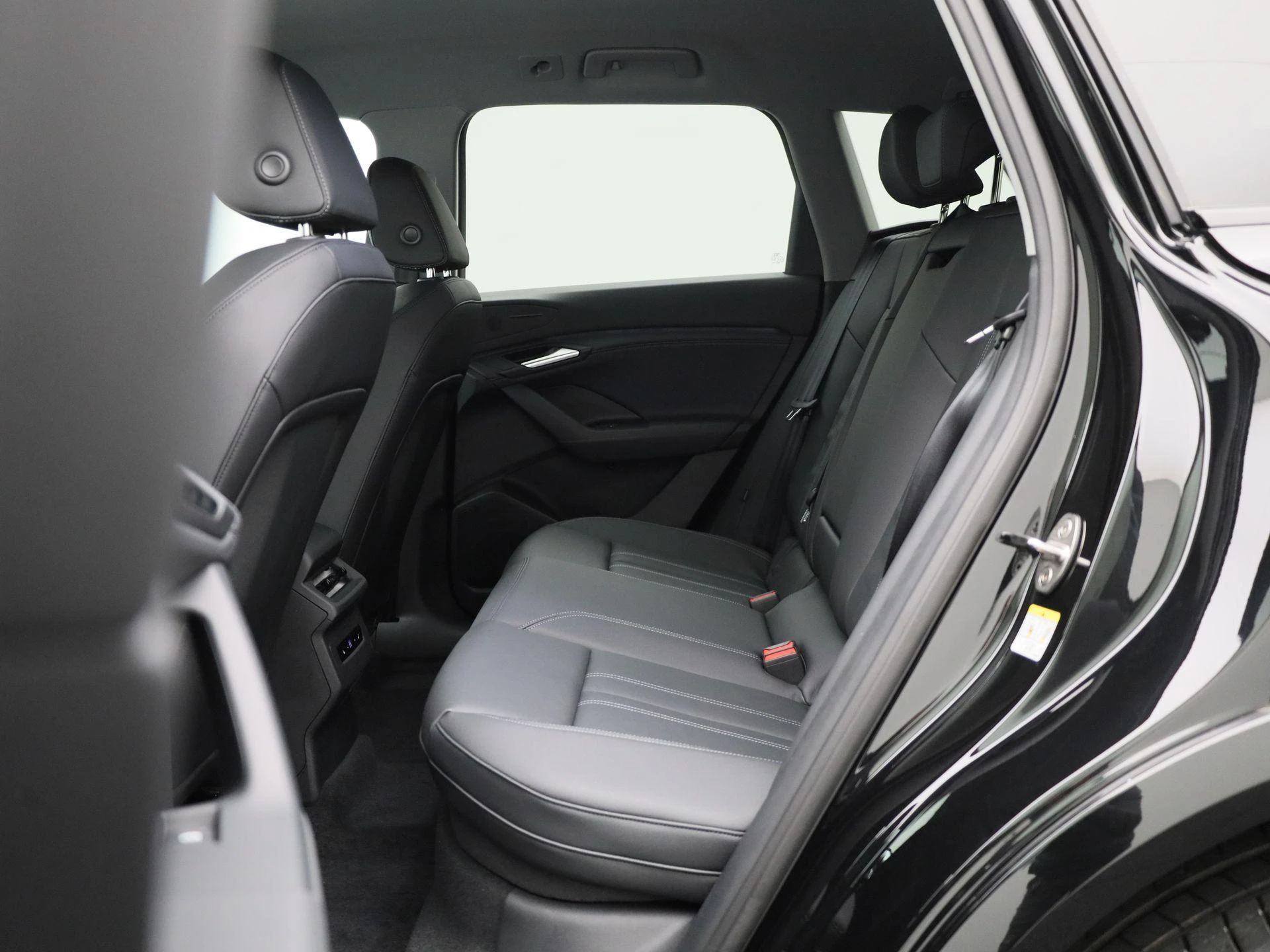 Audi-Q6 e-tron-image-11