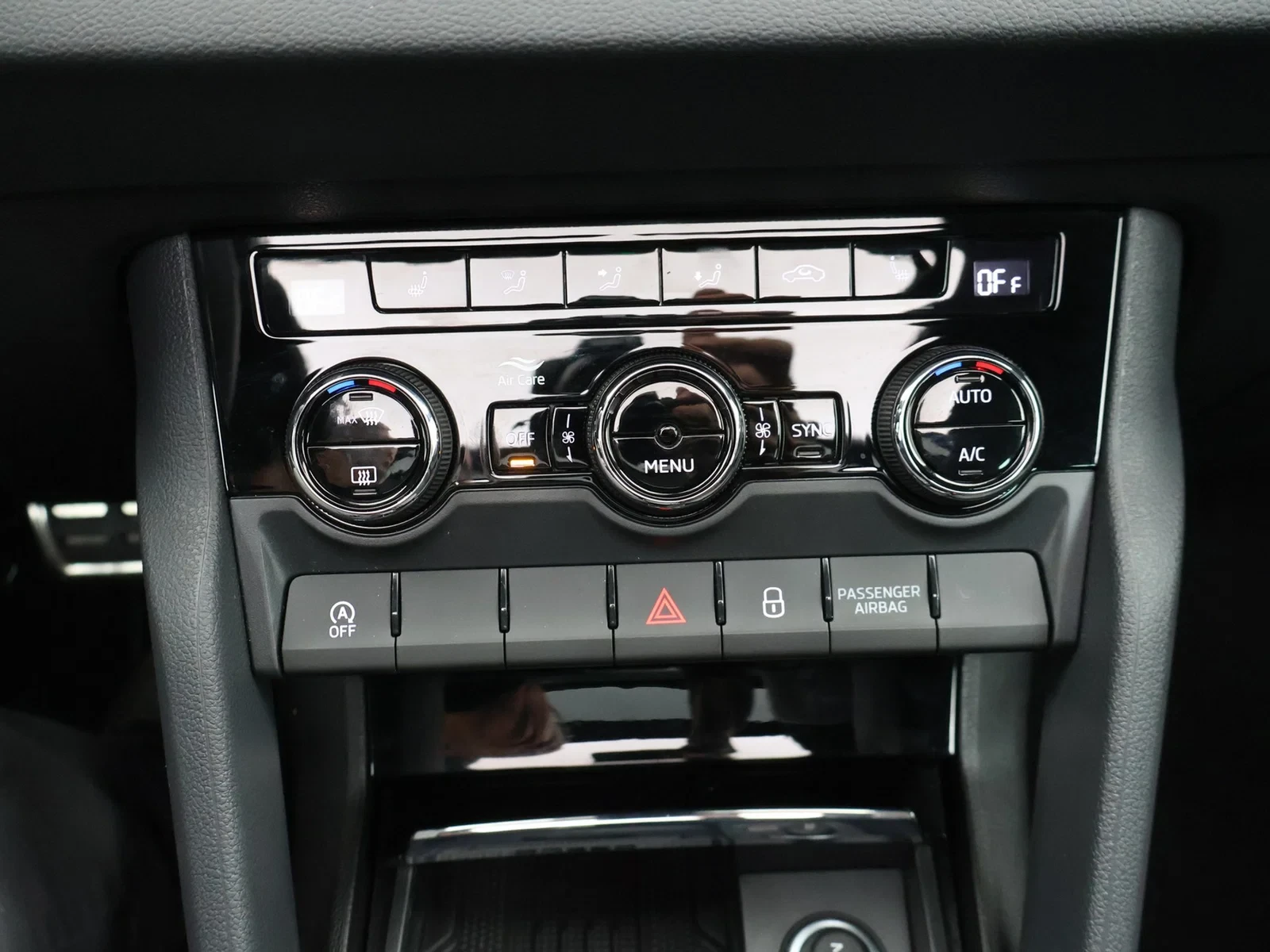 Škoda Karoq Karoq 1.5TSI Sportline *AUTOMAAT*PANODAK*LEDER*SPORTZETELS*CAMERA*VIRTUAL COCKPIT*ACC*PDC*APP-CONNEC