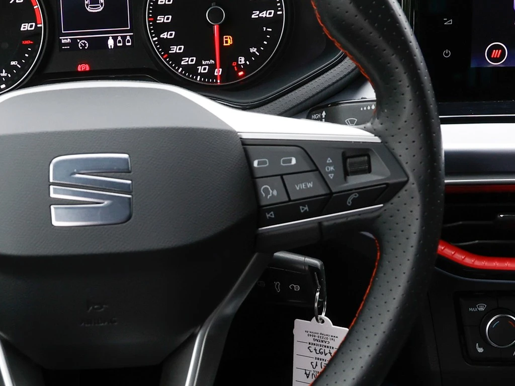 SEAT-Arona-image-15