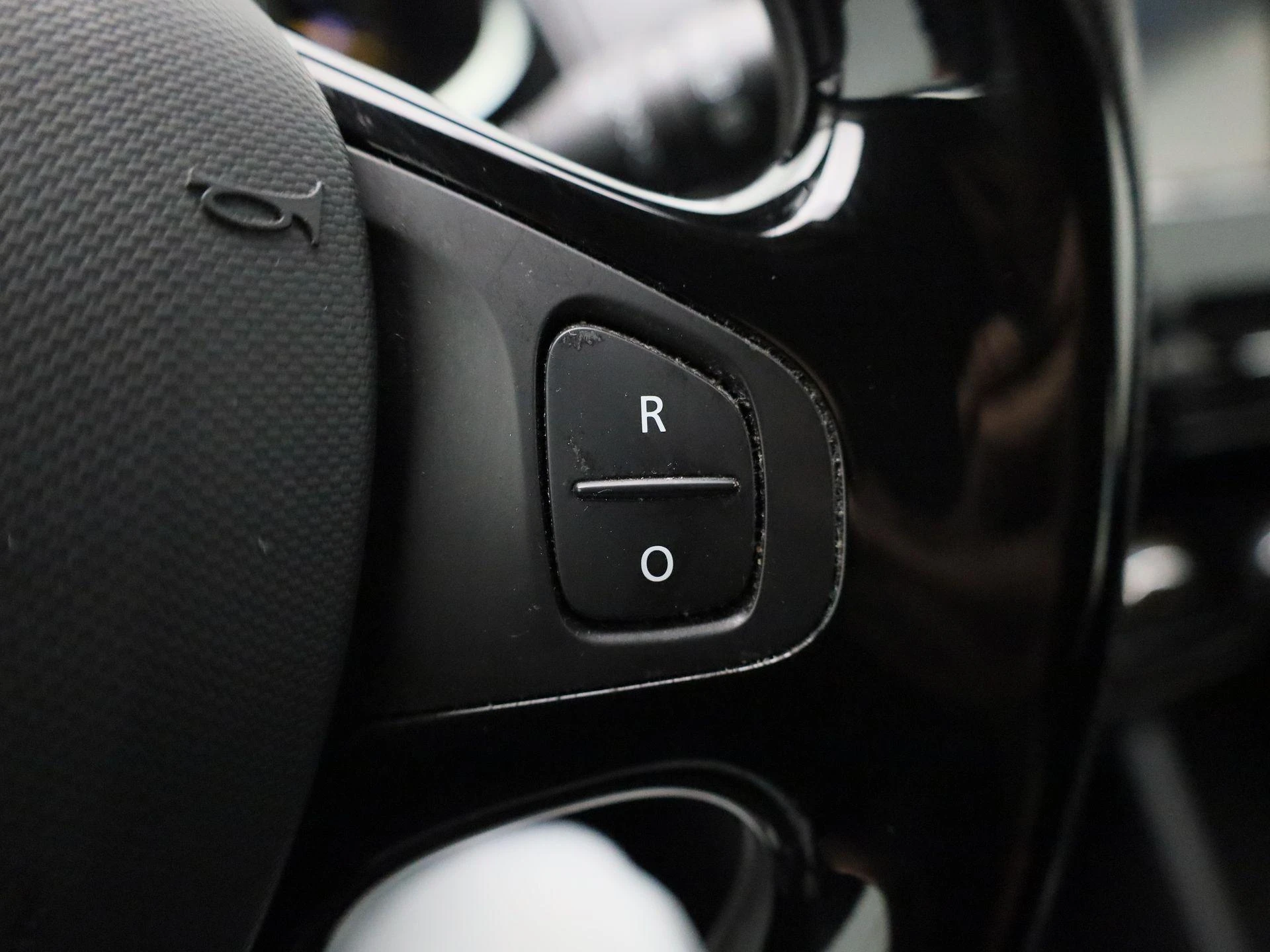 Renault-Clio-image-18