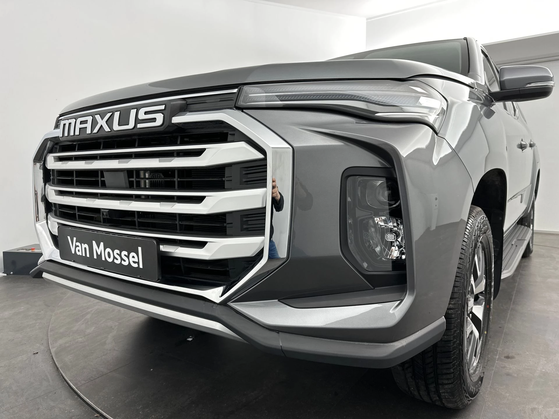 Maxus-T90 EV-image-5