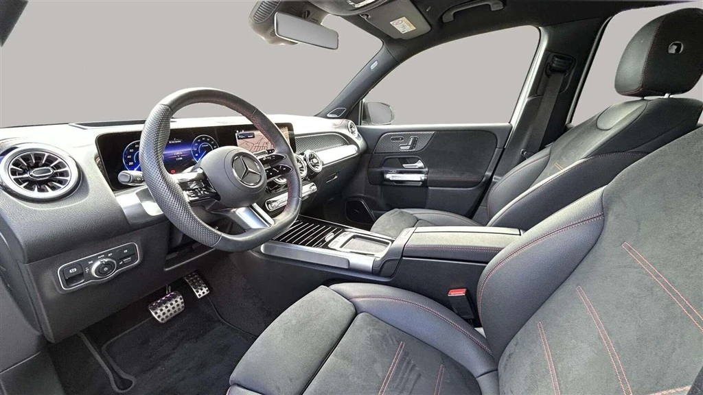Mercedes-Benz-EQB-image-9