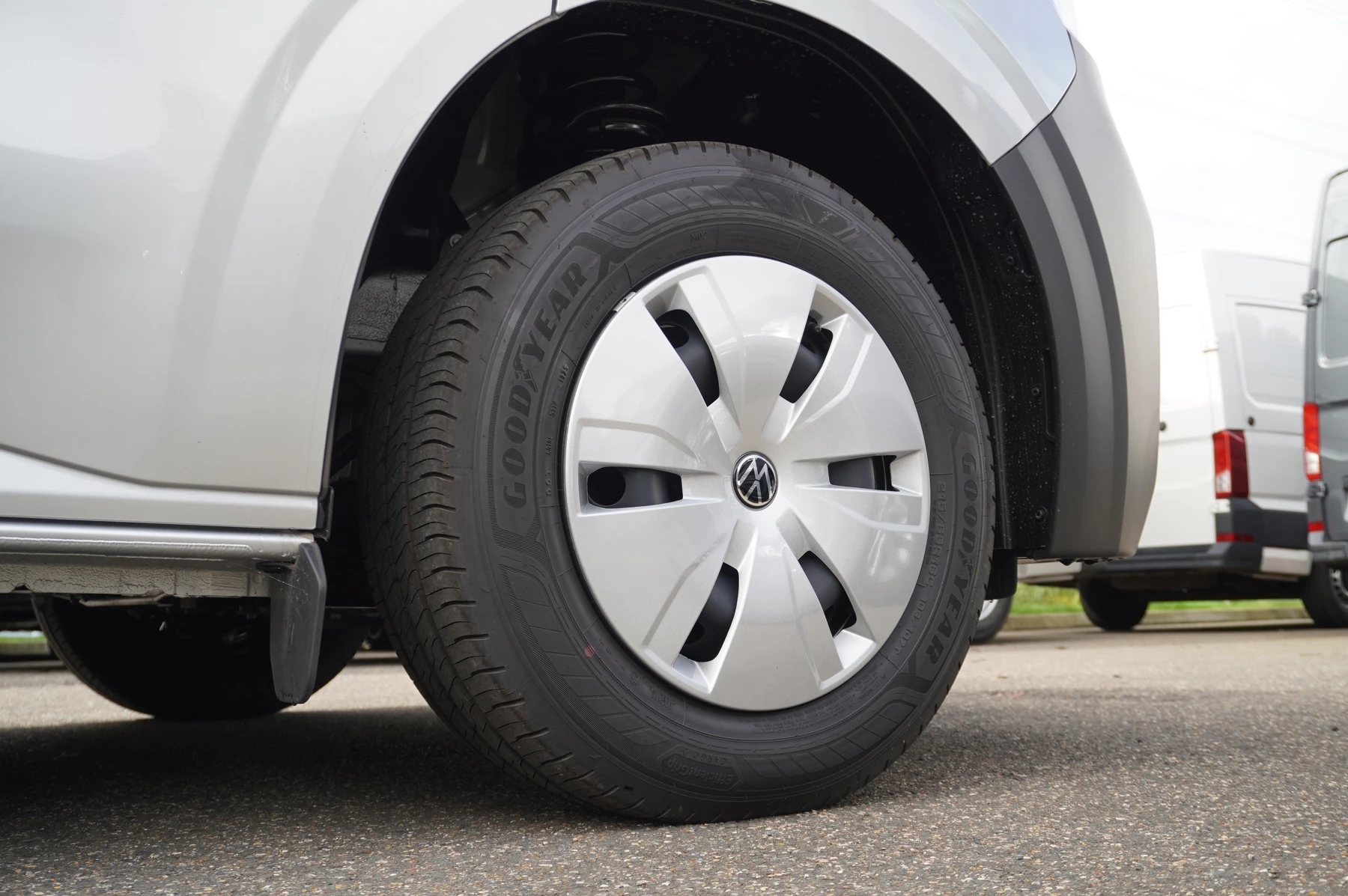 Volkswagen-Transporter-image-17