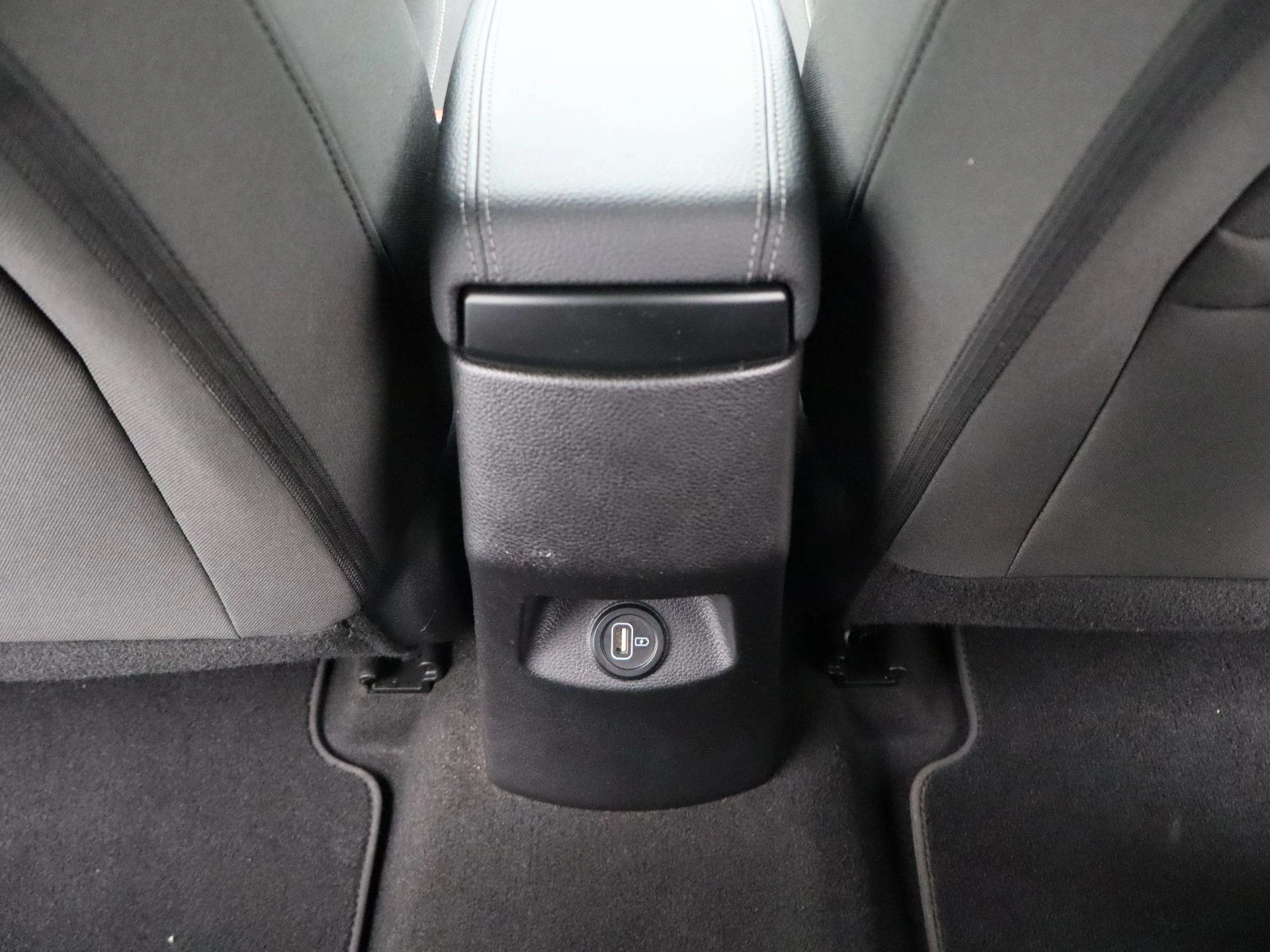 Kia-Stonic-image-33