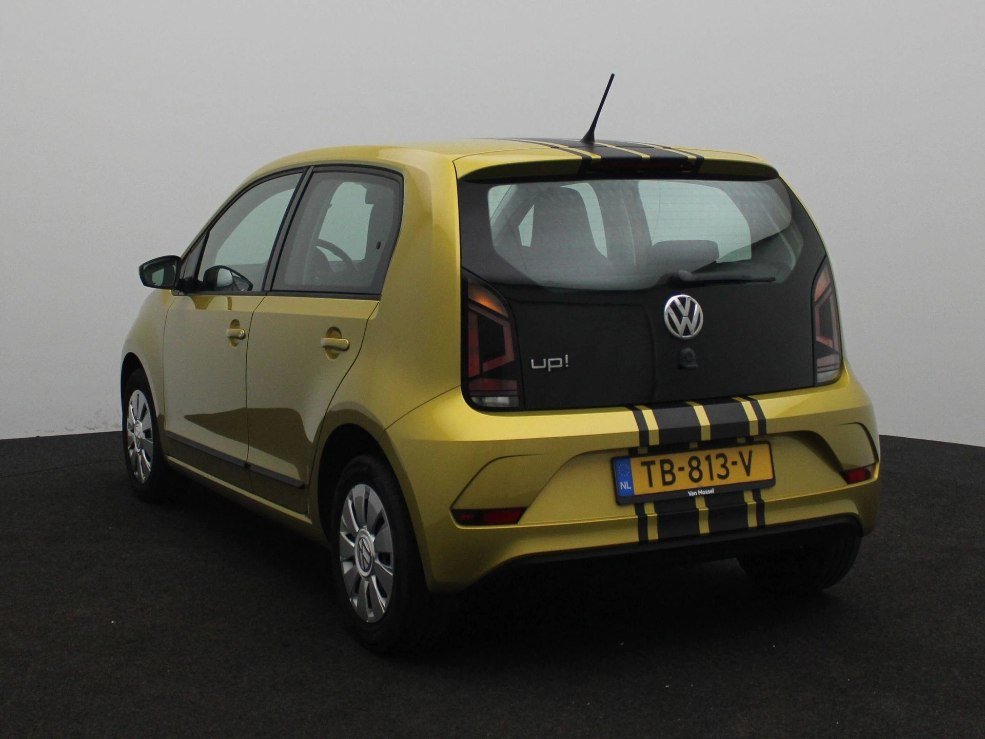 Volkswagen-up!-image-1