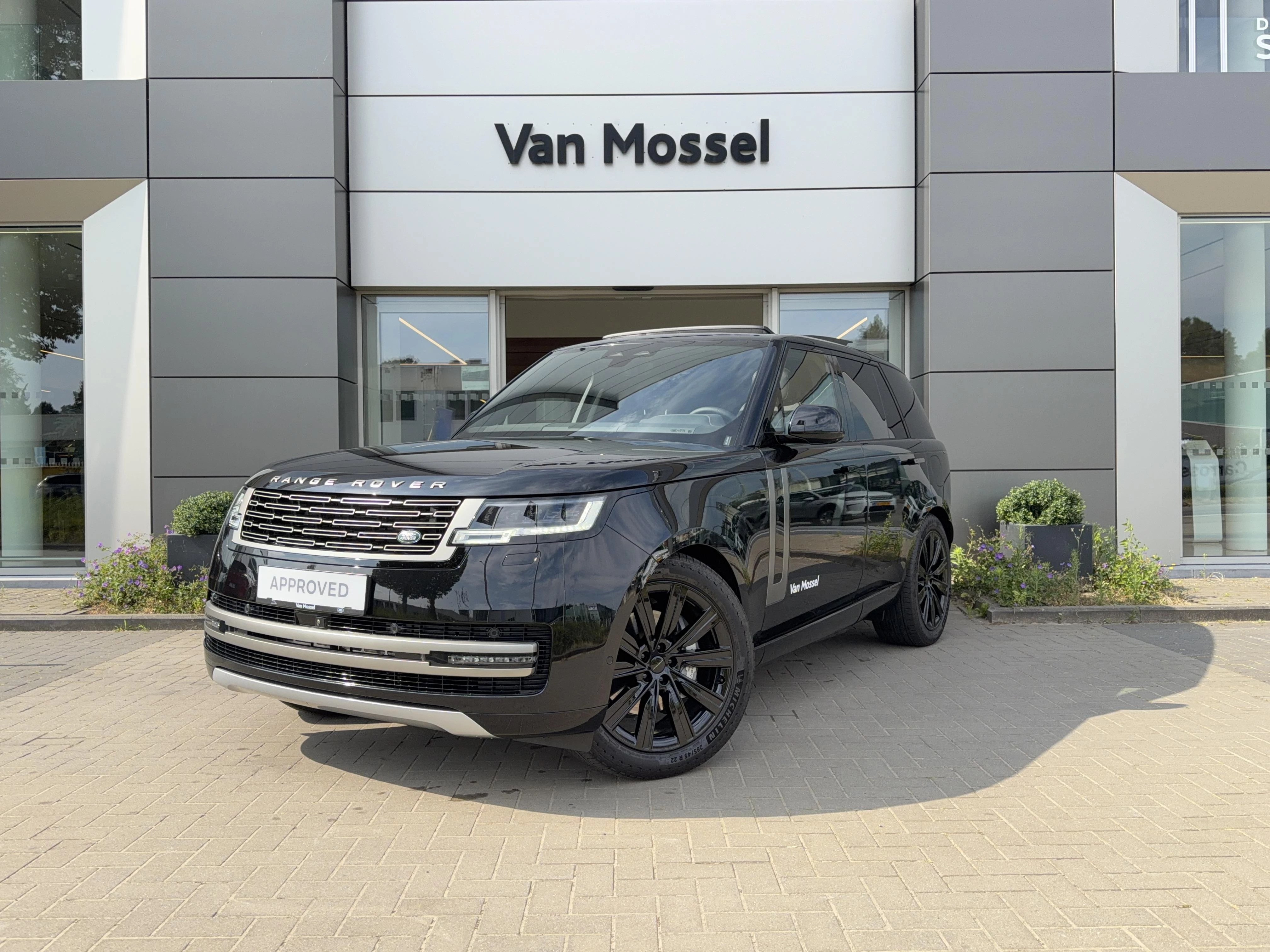 Land Rover-Range Rover-image-0