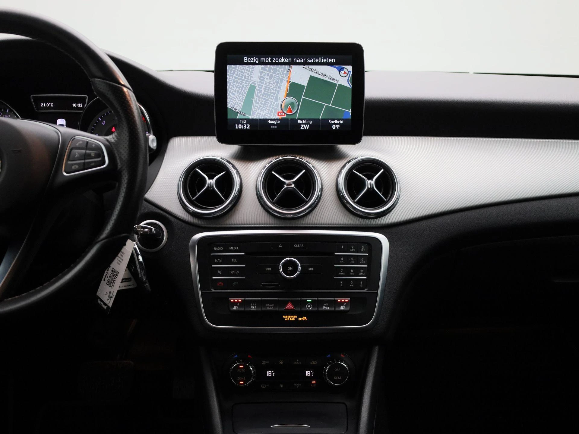 Mercedes-Benz-GLA-image-8