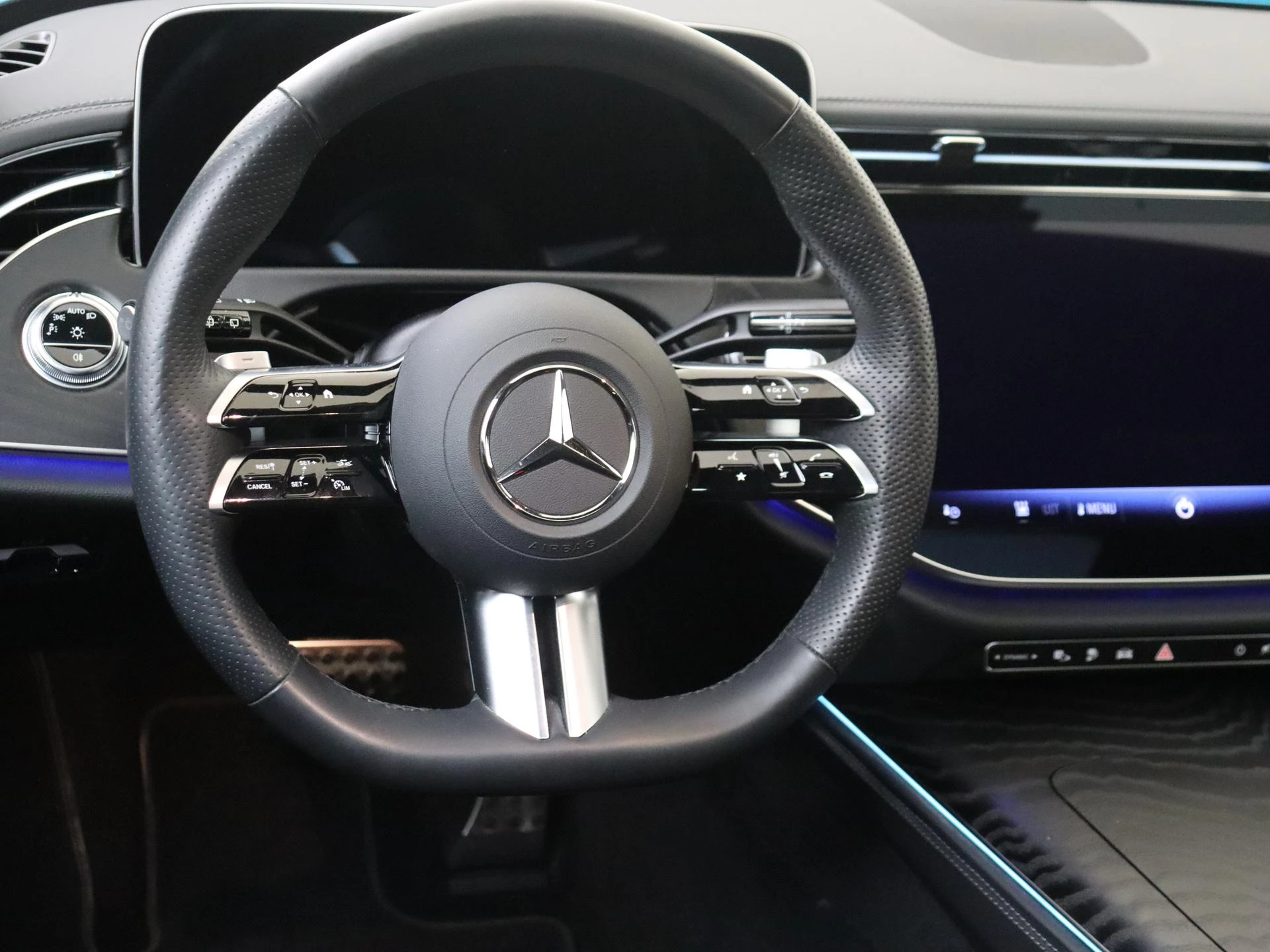 Mercedes-Benz-E-Klasse-image-9