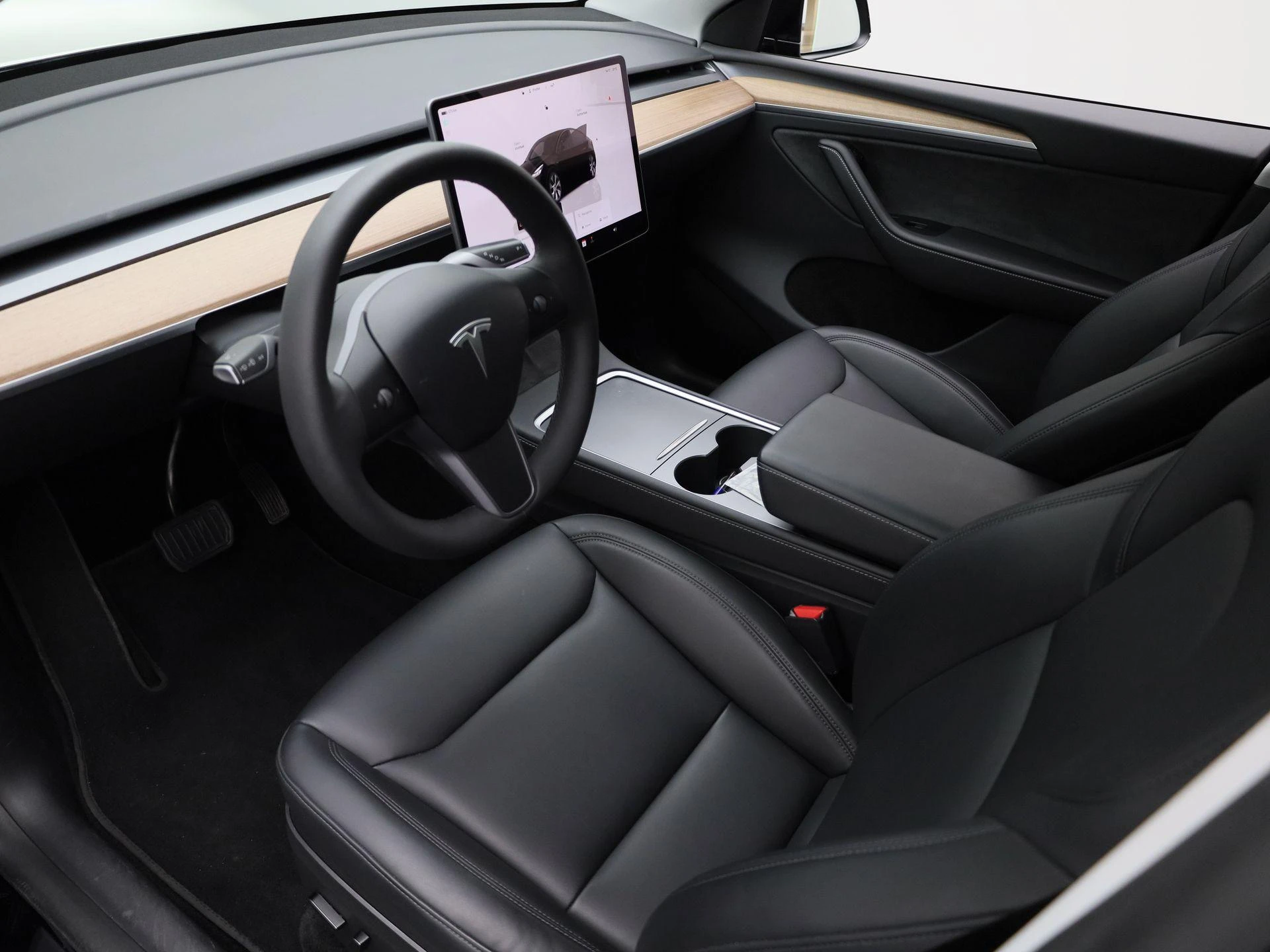 Tesla-Model Y-image-19