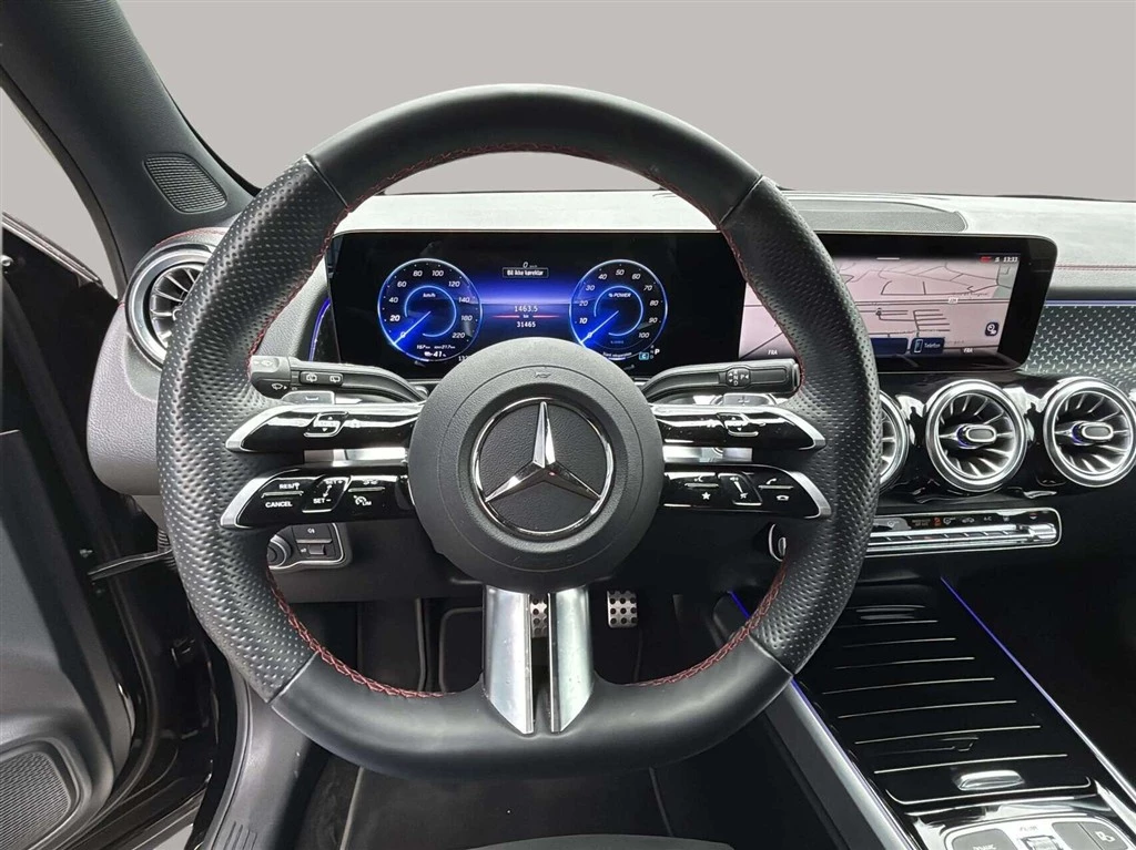 Mercedes-Benz-EQB-image-12