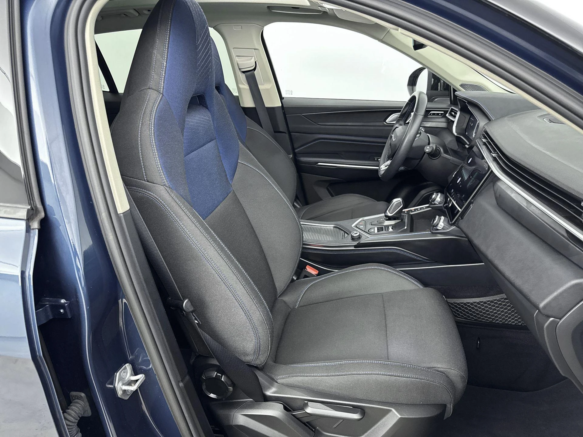 Lynk & Co-01-image-30