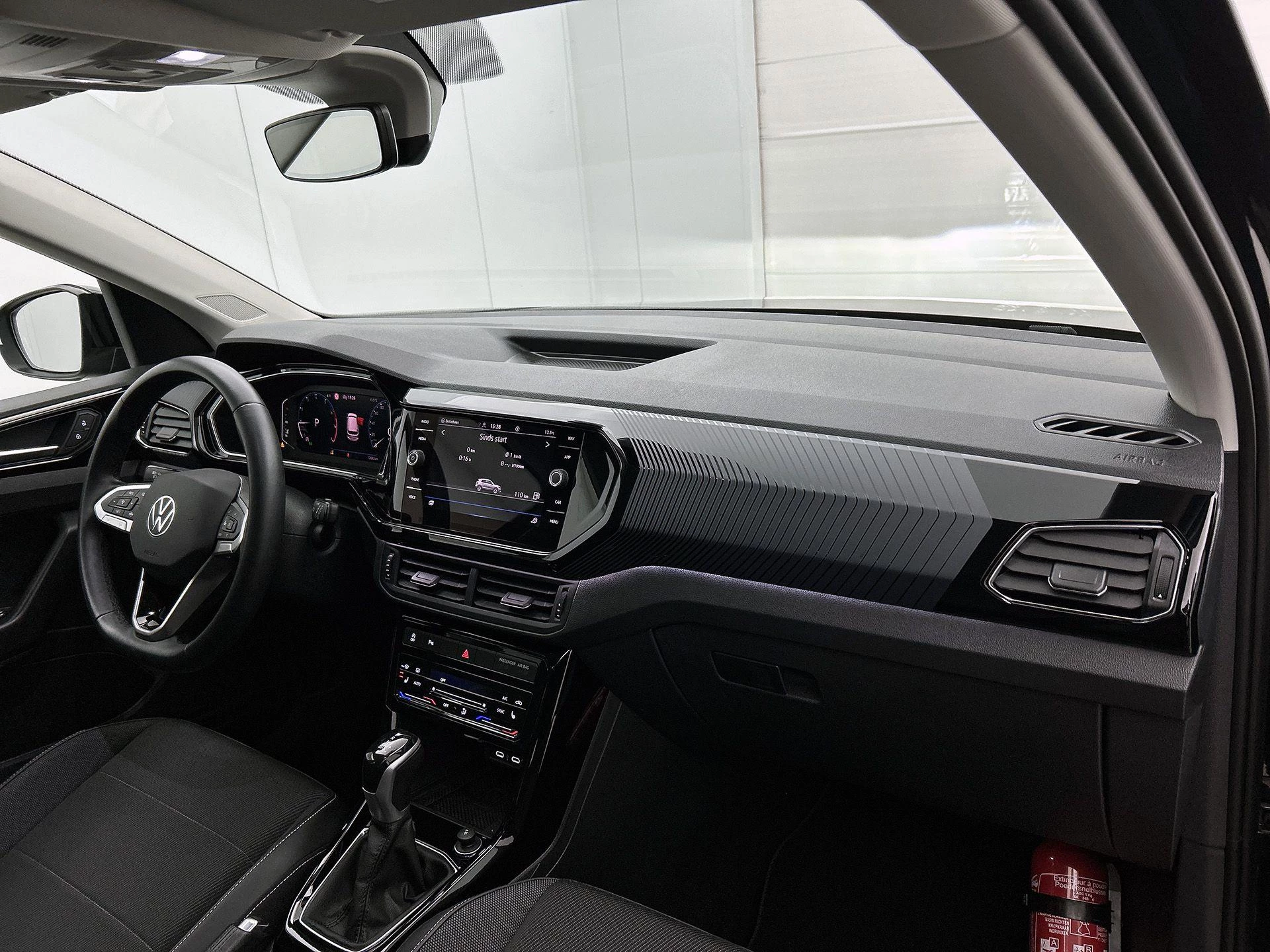 Volkswagen-T-Cross-image-17