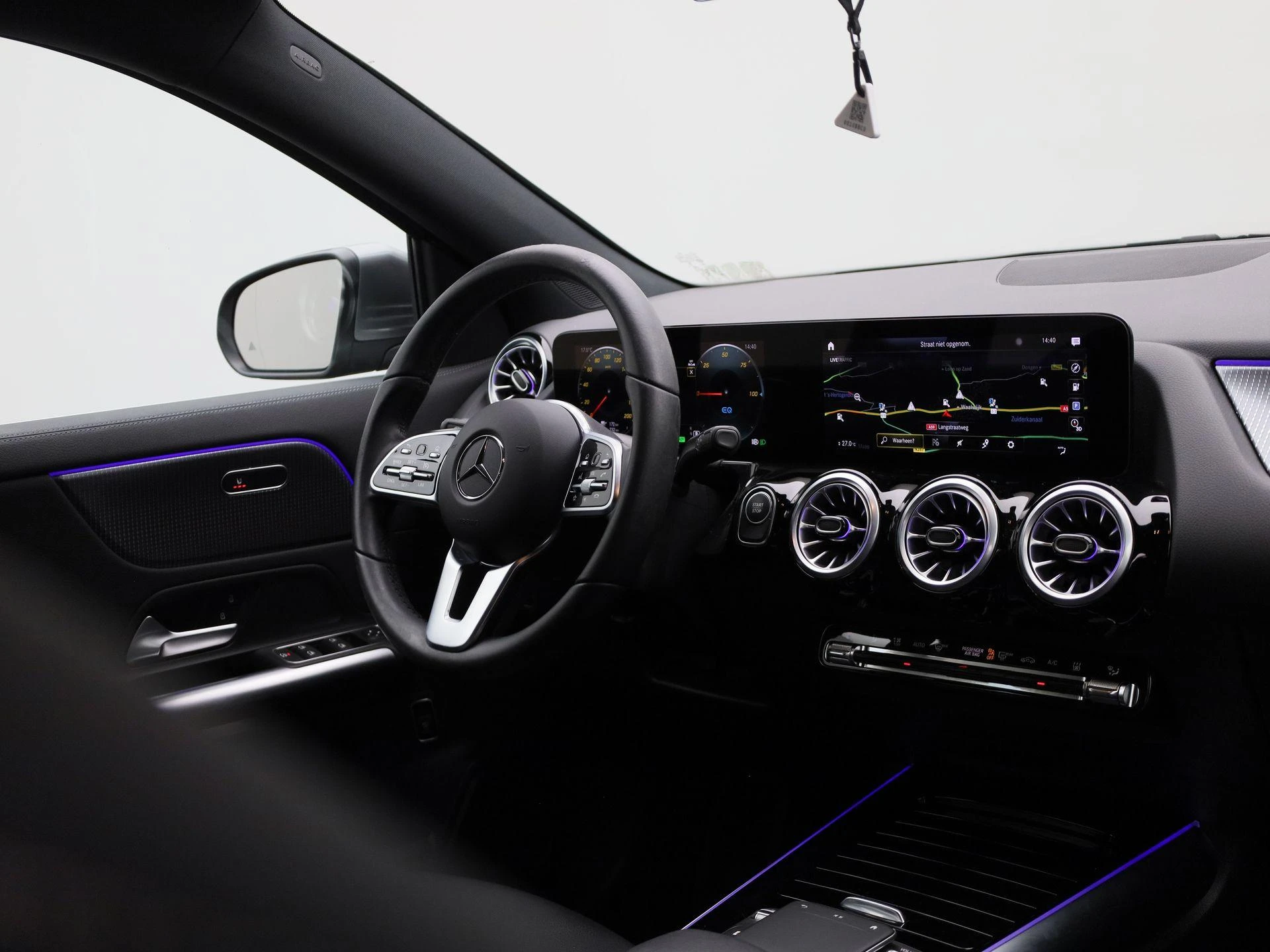 Mercedes-Benz-EQA-image-36