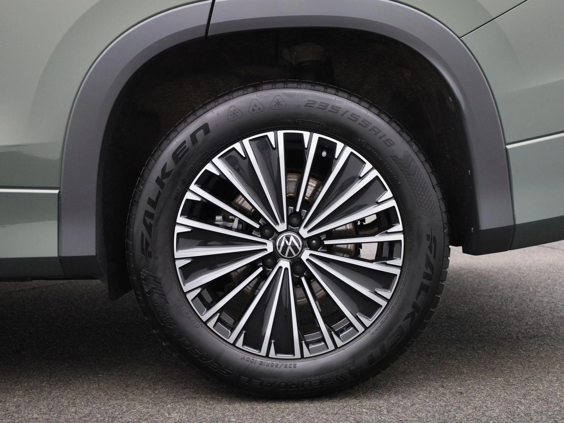 Volkswagen Tayron 1.5 eHybrid Life Edition 204 PK|