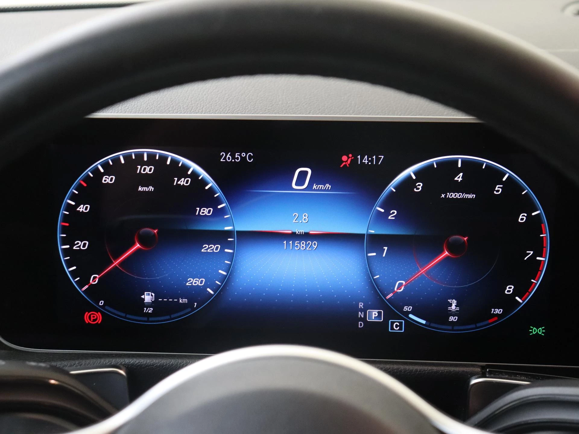 Mercedes-Benz-GLB-image-11