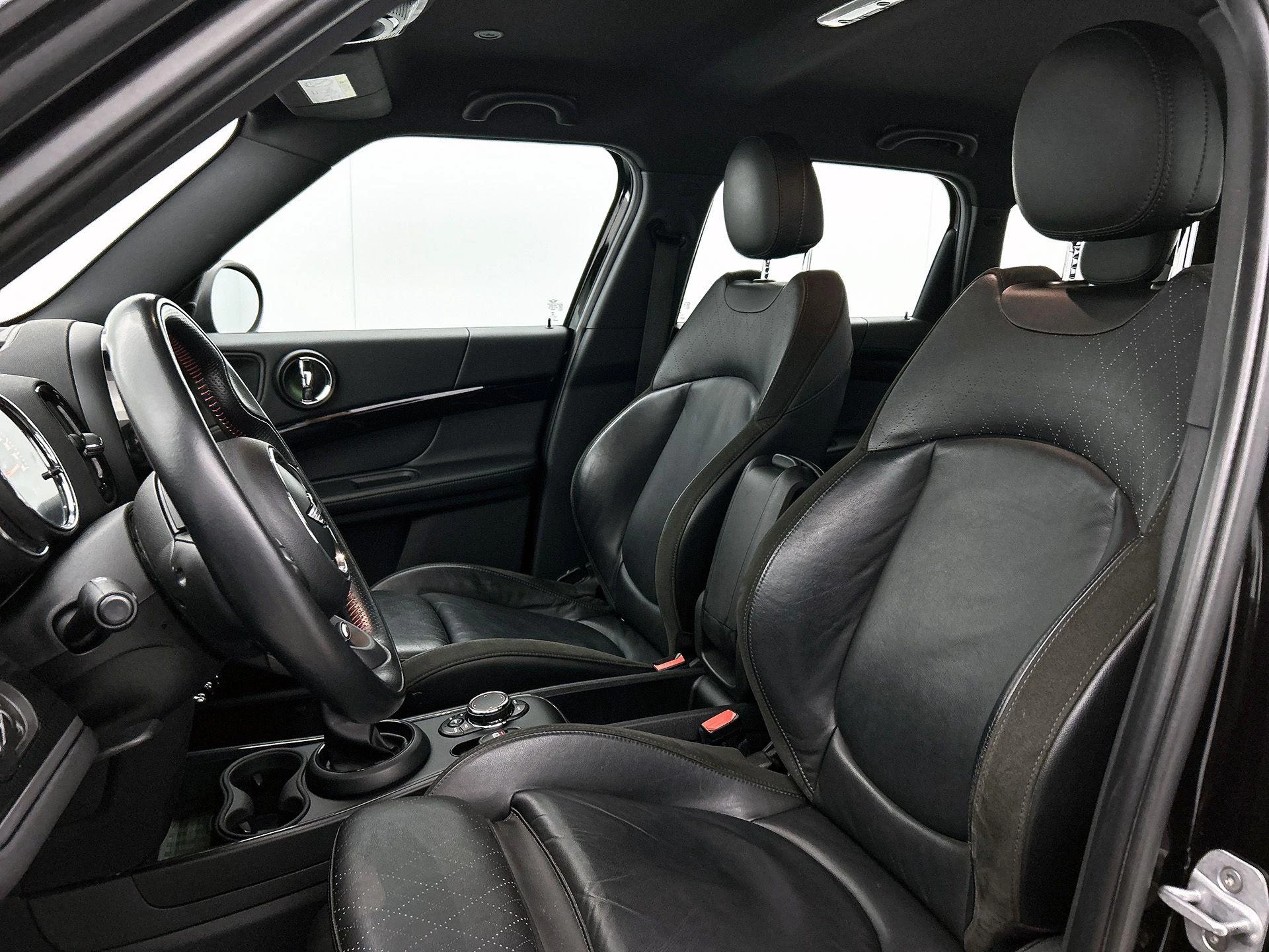 MINI-Countryman-image-28