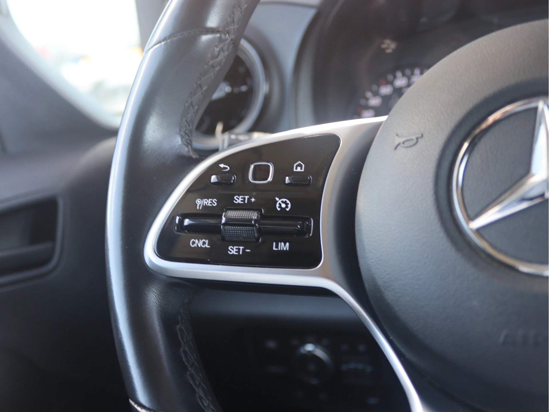 Mercedes-Benz-eCitan-image-6