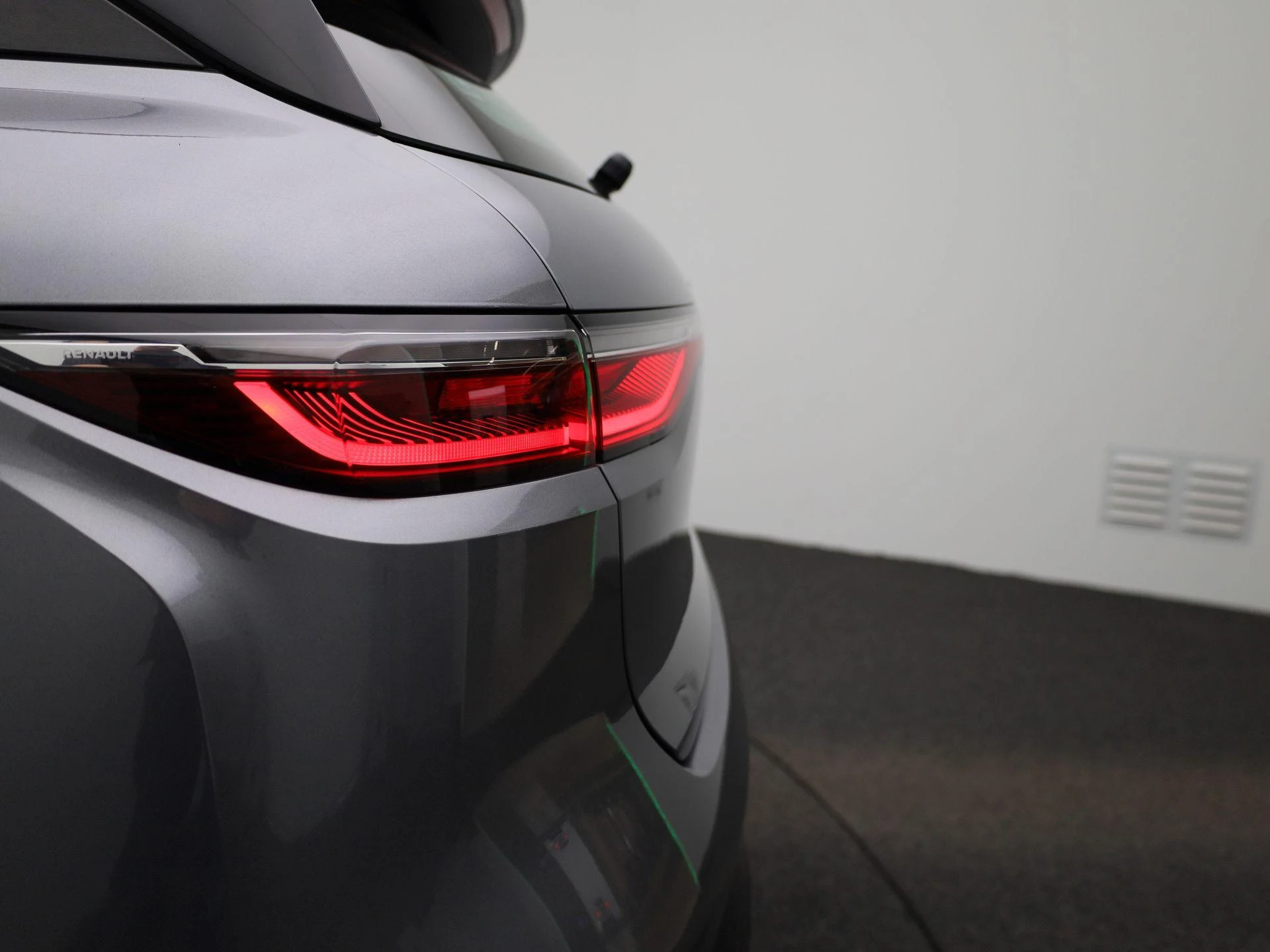 Renault-Megane E-Tech-image-39