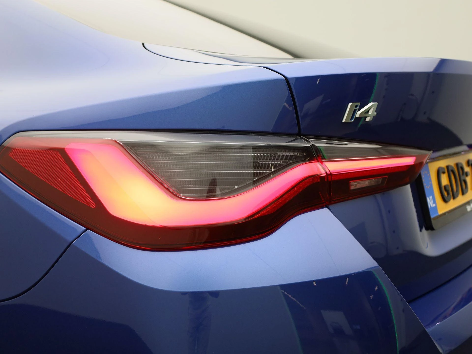 BMW-i4-image-33