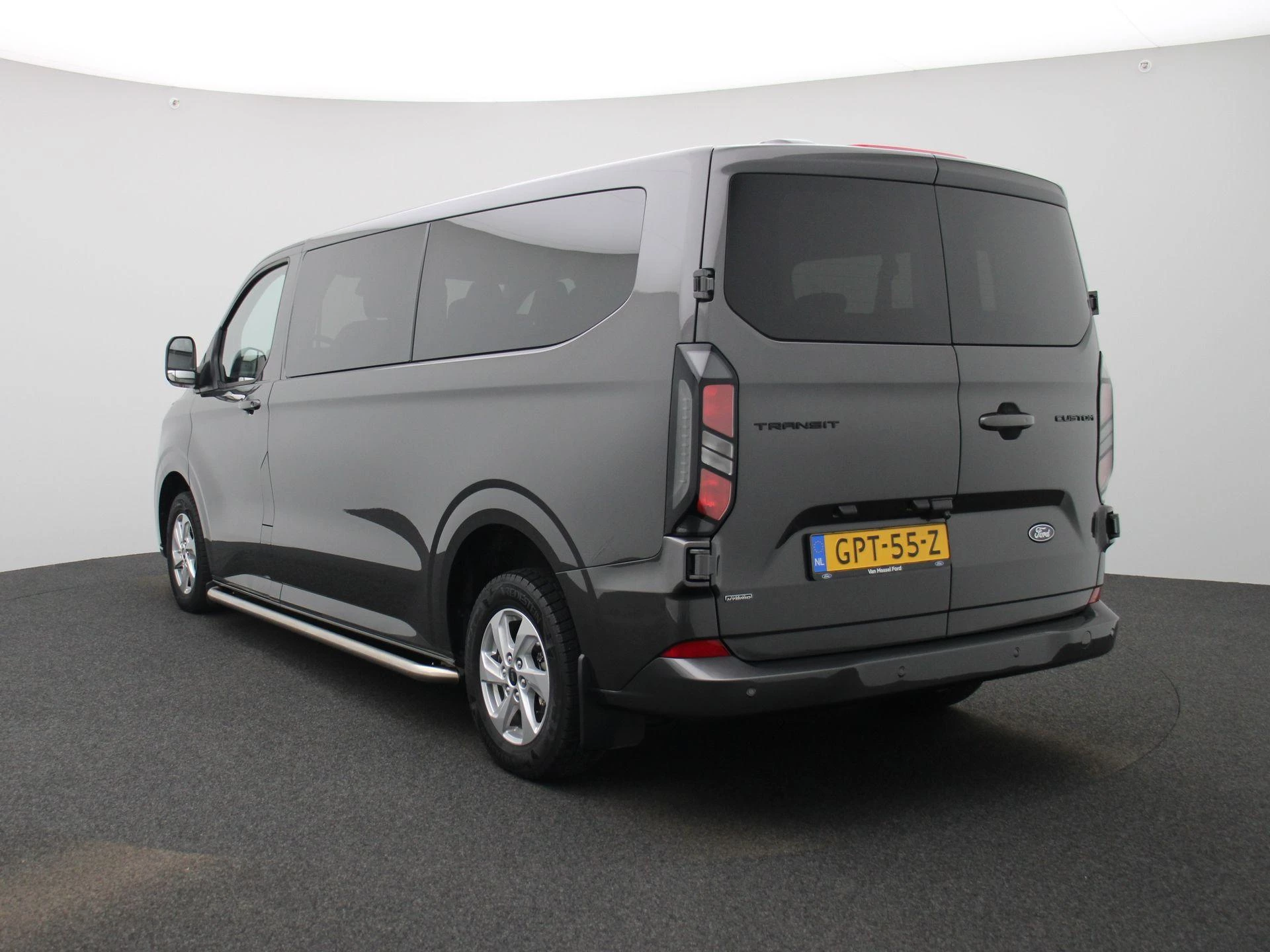 Ford-Transit Custom-image-1