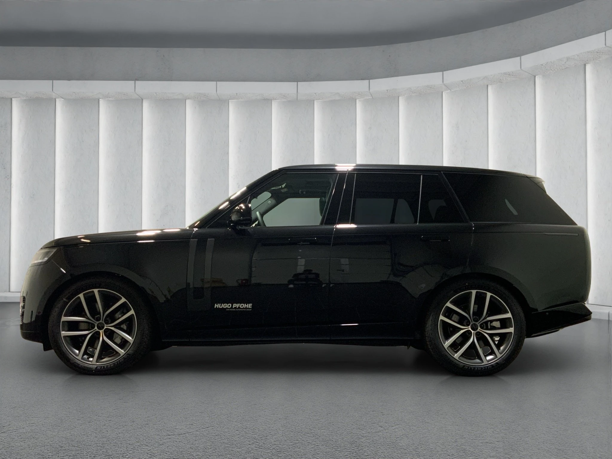 Land Rover-Range Rover-image-4