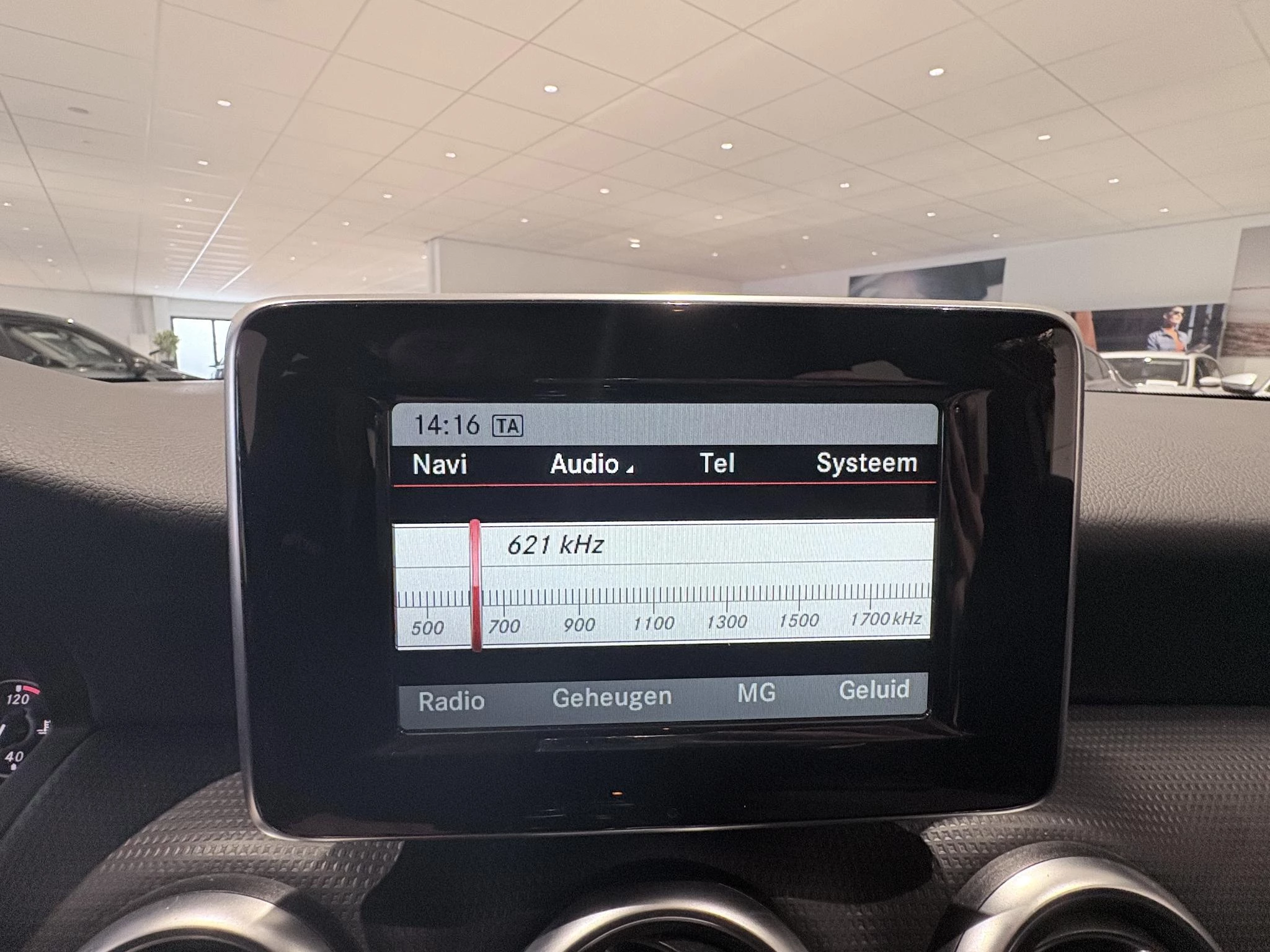 Mercedes-Benz-A-Klasse-image-21