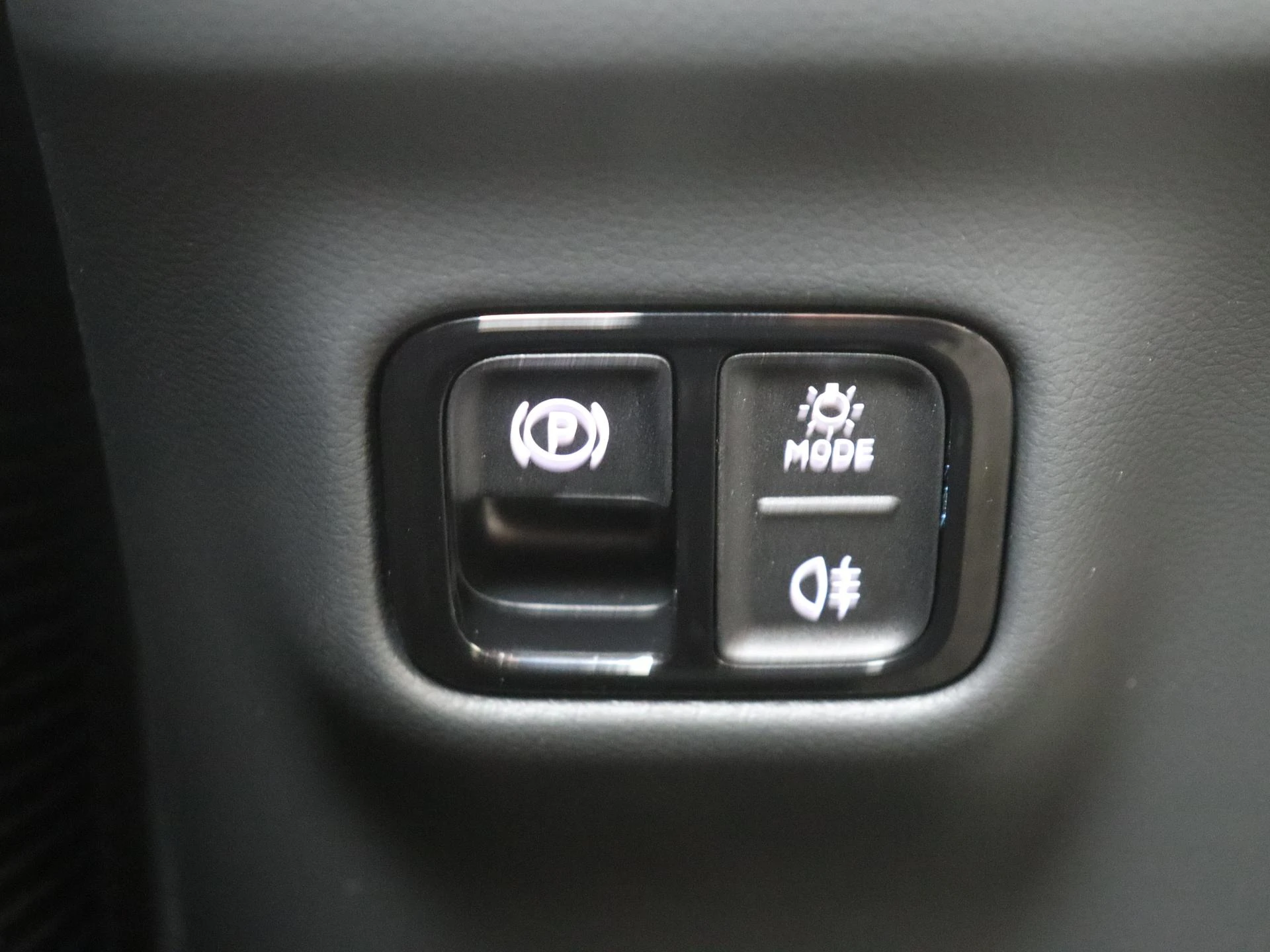 Mercedes-Benz-GLC-image-22