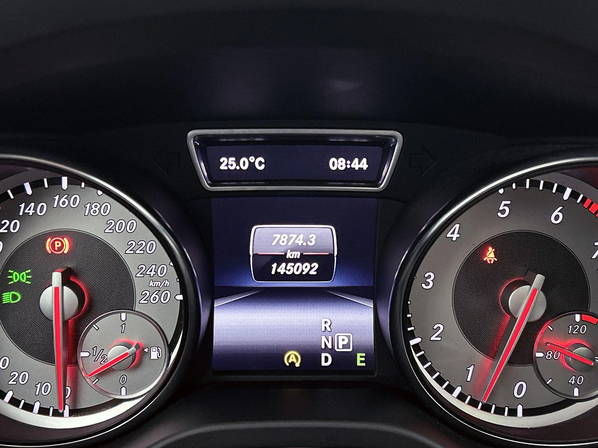 Mercedes-Benz-CLA-image-18