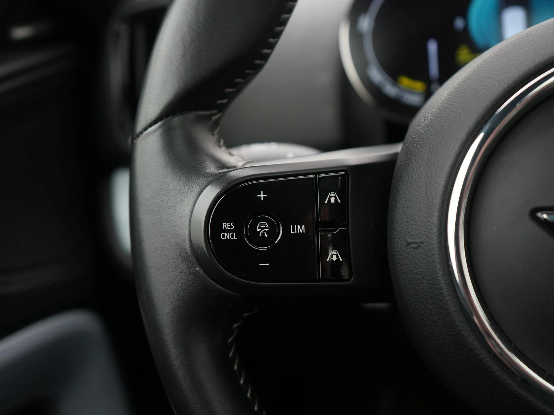 MINI-Countryman-image-25