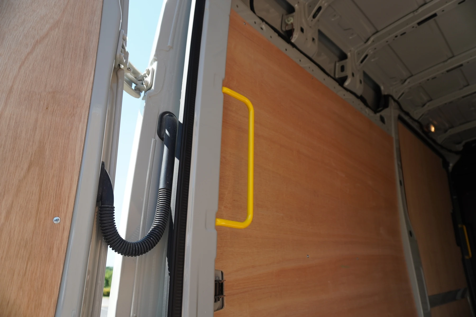 Volkswagen-Crafter-image-35