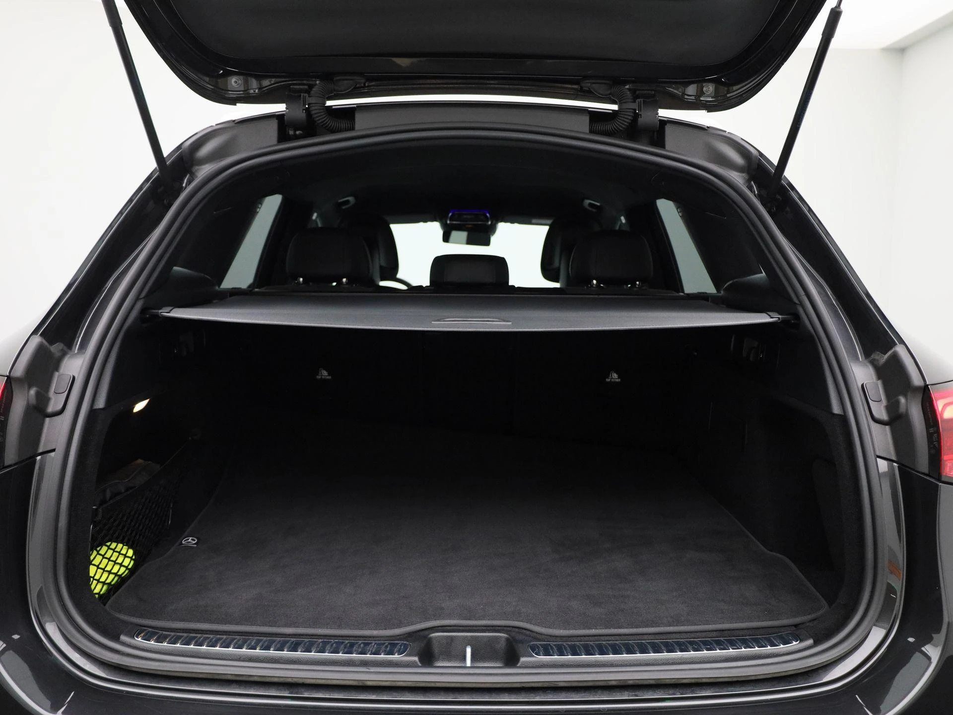 Mercedes-Benz-GLC-image-12