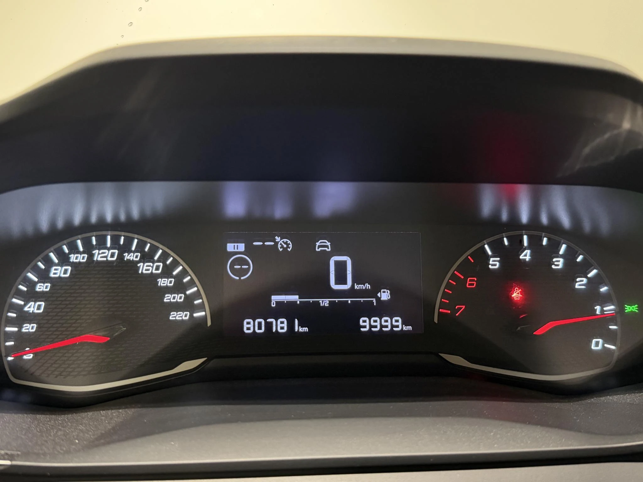 Peugeot-208-image-6
