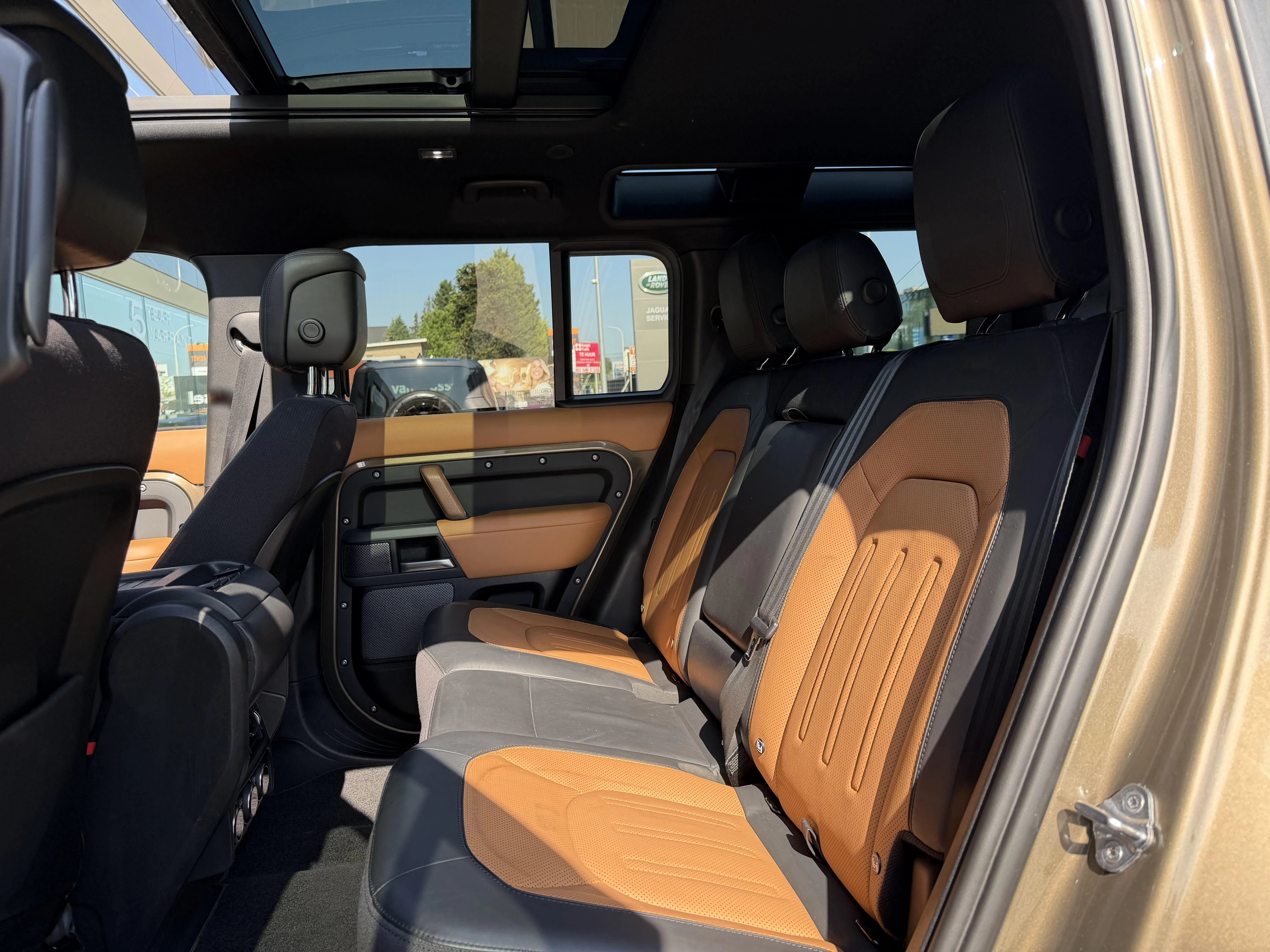Land Rover Defender 110 P400e X AWD Auto
