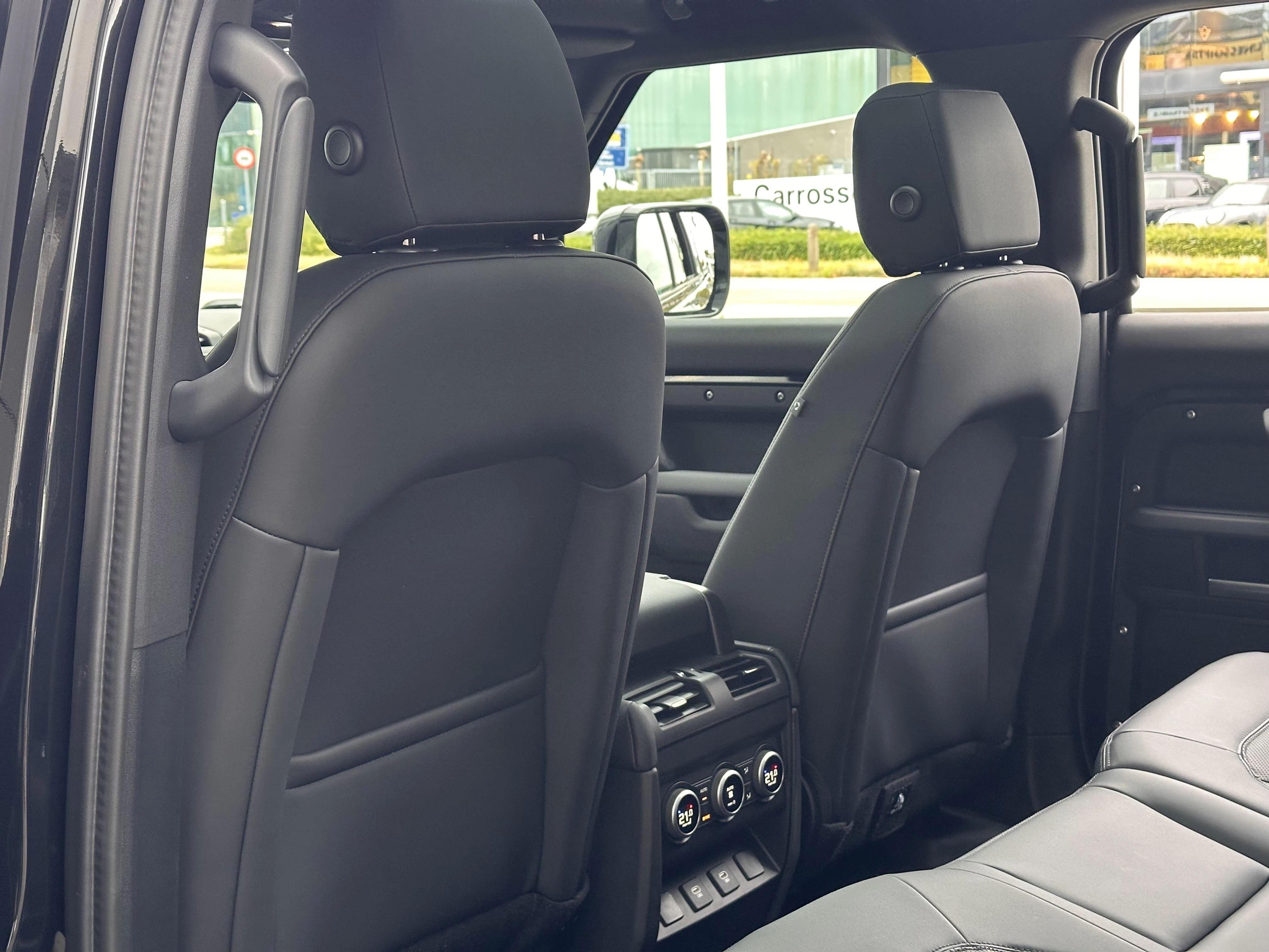 Land Rover-Defender-image-23