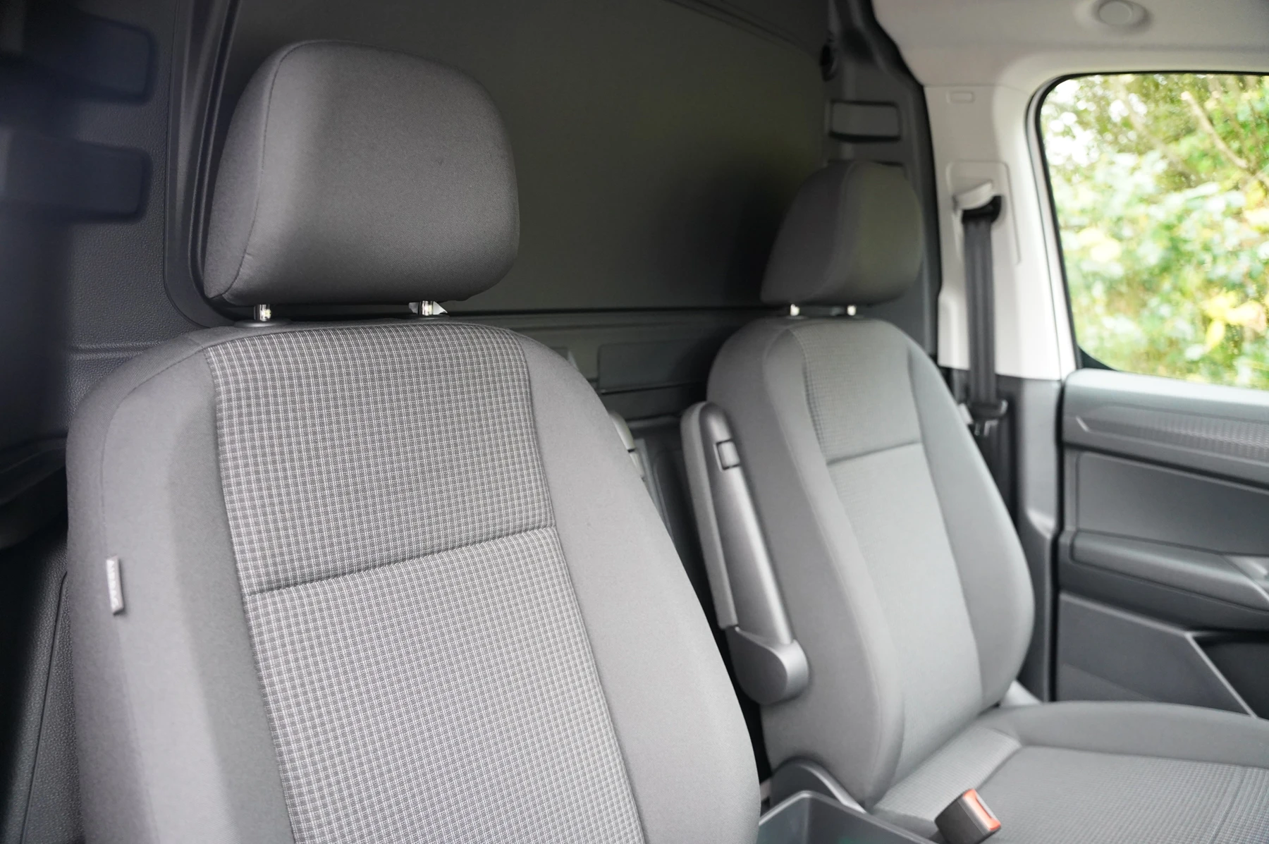 Volkswagen-Caddy-image-7