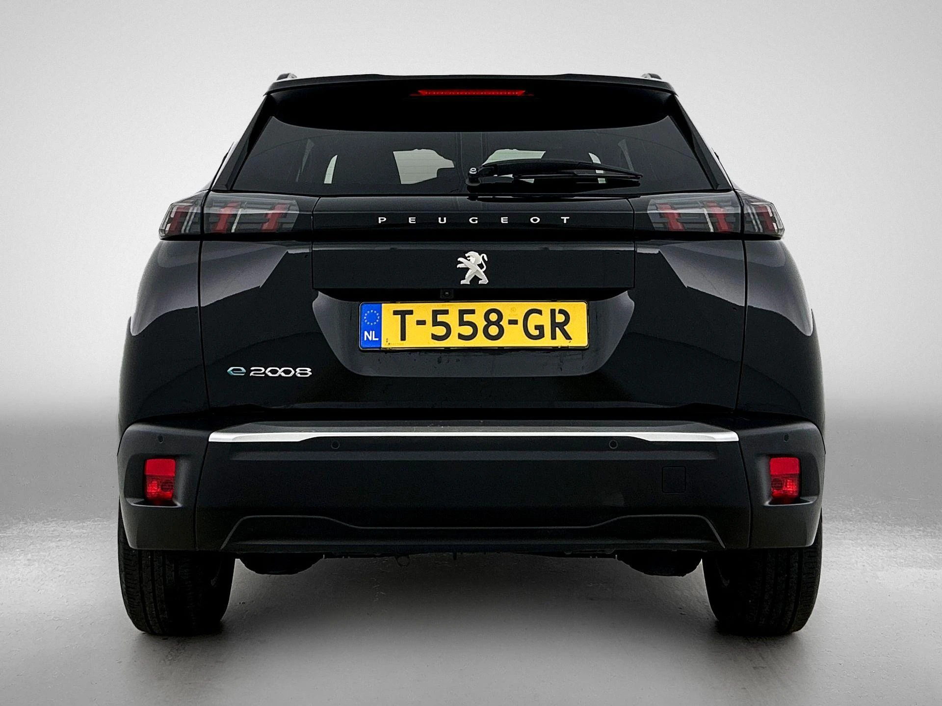 Peugeot-e-2008-image-2